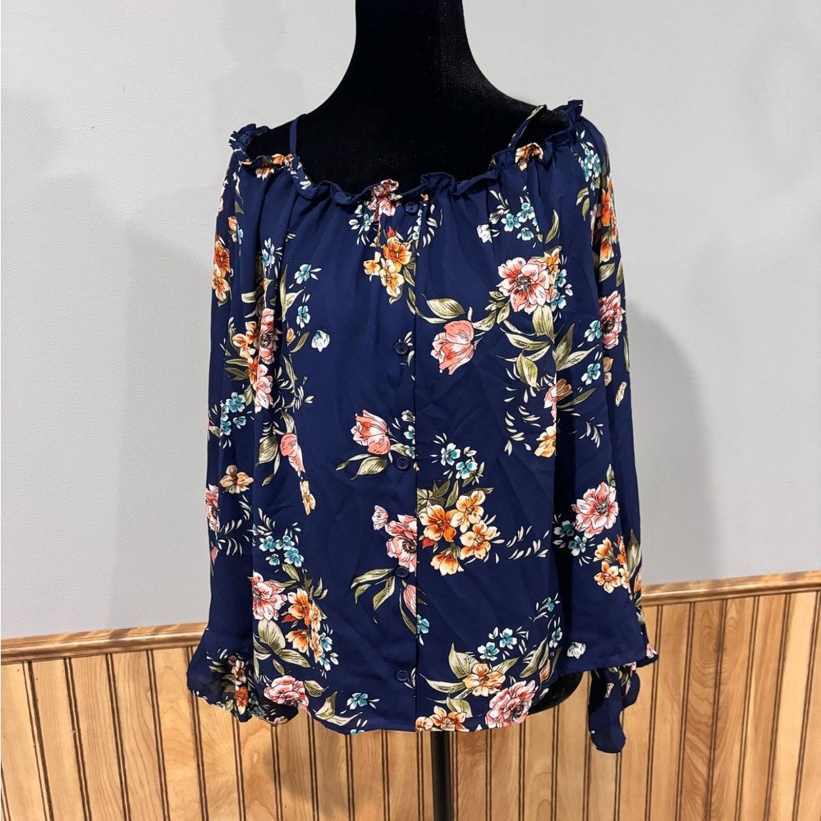 Other Navy Floral Off-Shoulder Blouse Plus Size 2X Size XXL / US 16-18 / IT 52-54 - 1 Thumbnail