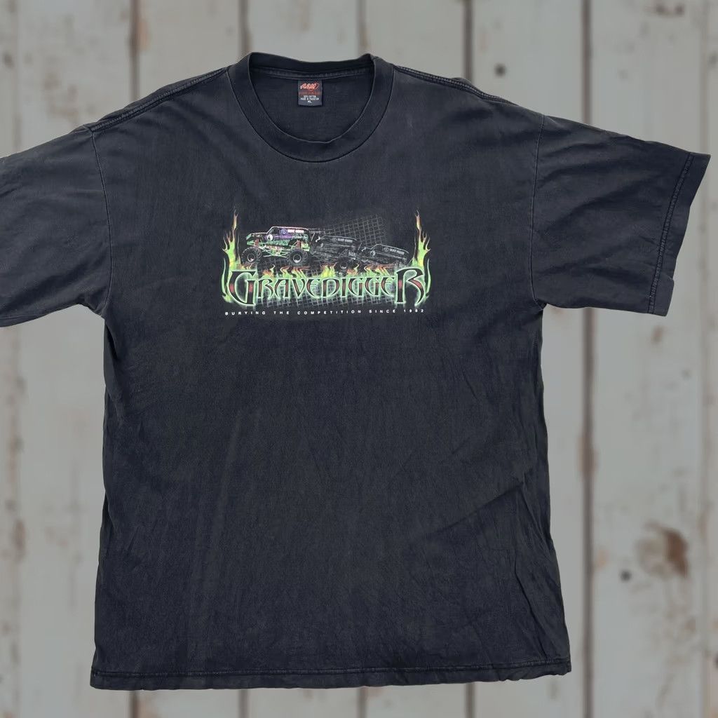 Vintage VINTAGE ALM Men’s XL Black Shirt 2002 Grave Digger Monster Truck Racing Double Sided Graphic Print Short Sleeve Crew Neck T-Shirt USA Cars Classic Men Size US XL / EU 56 / 4 - 1 Thumbnail