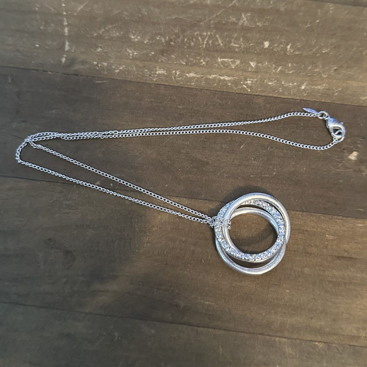Other Avon SH intertwined triple circle pendant necklace Size ONE SIZE - 2 Thumbnail
