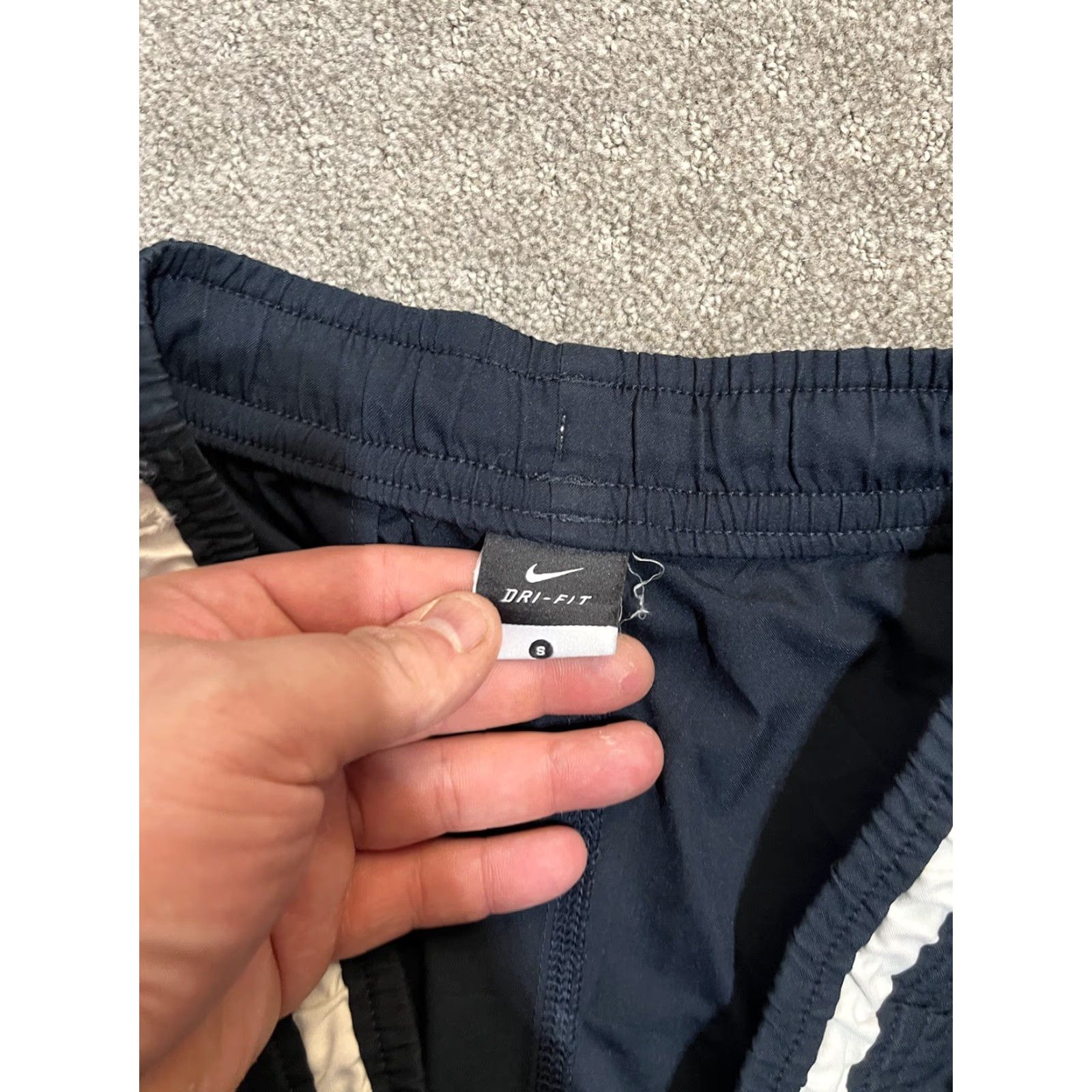 Nike Nike Dri-Fit Court Shorts Mens Small 9.5" Inseam White Navy Blue 363590 Shorts Size US 29 - 3 Thumbnail