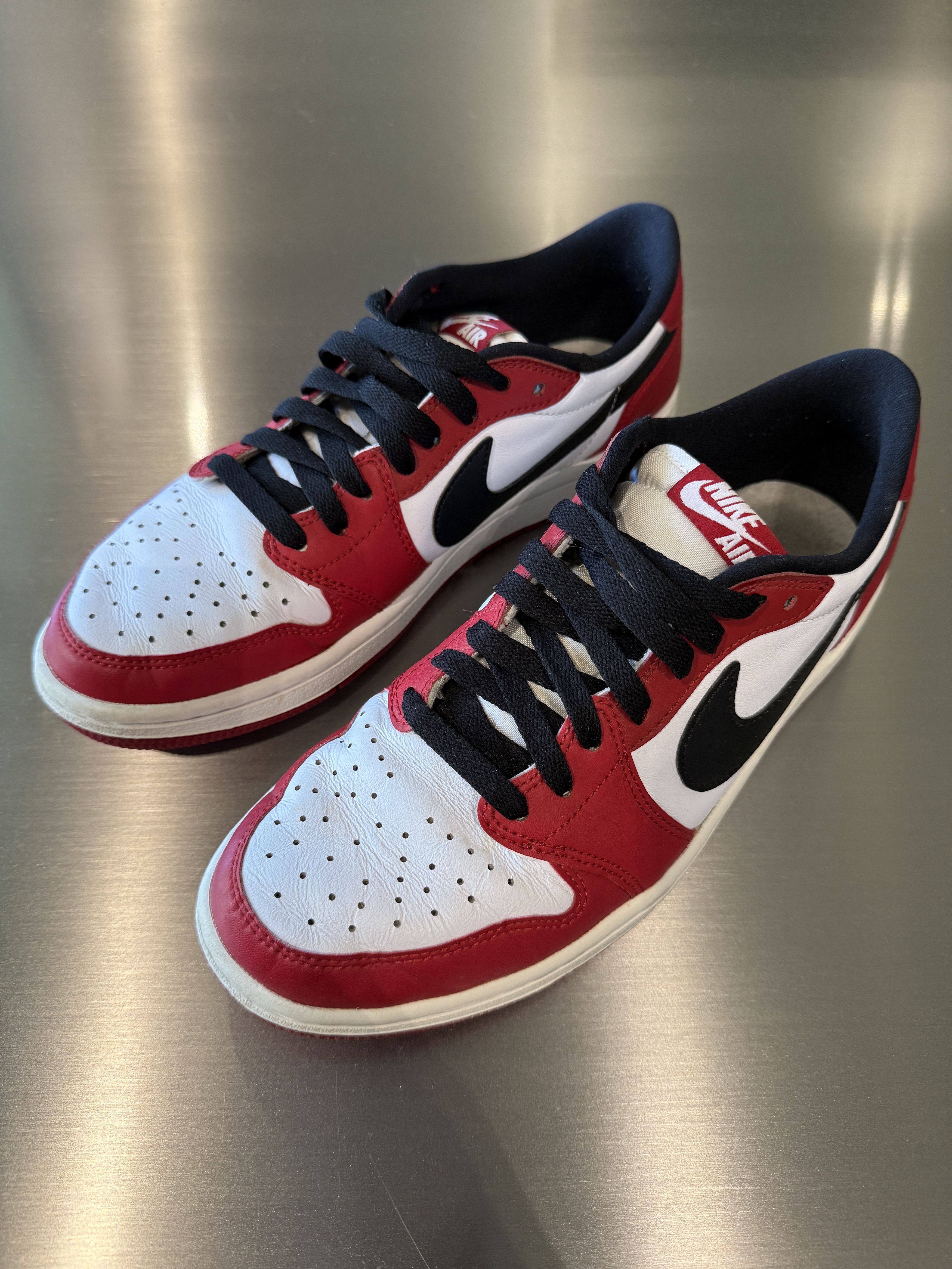 Jordan Brand × Nike 2016 Air Jordan 1 Retro Low OG Chicago Size US 8 / EU 41 - 4 Thumbnail