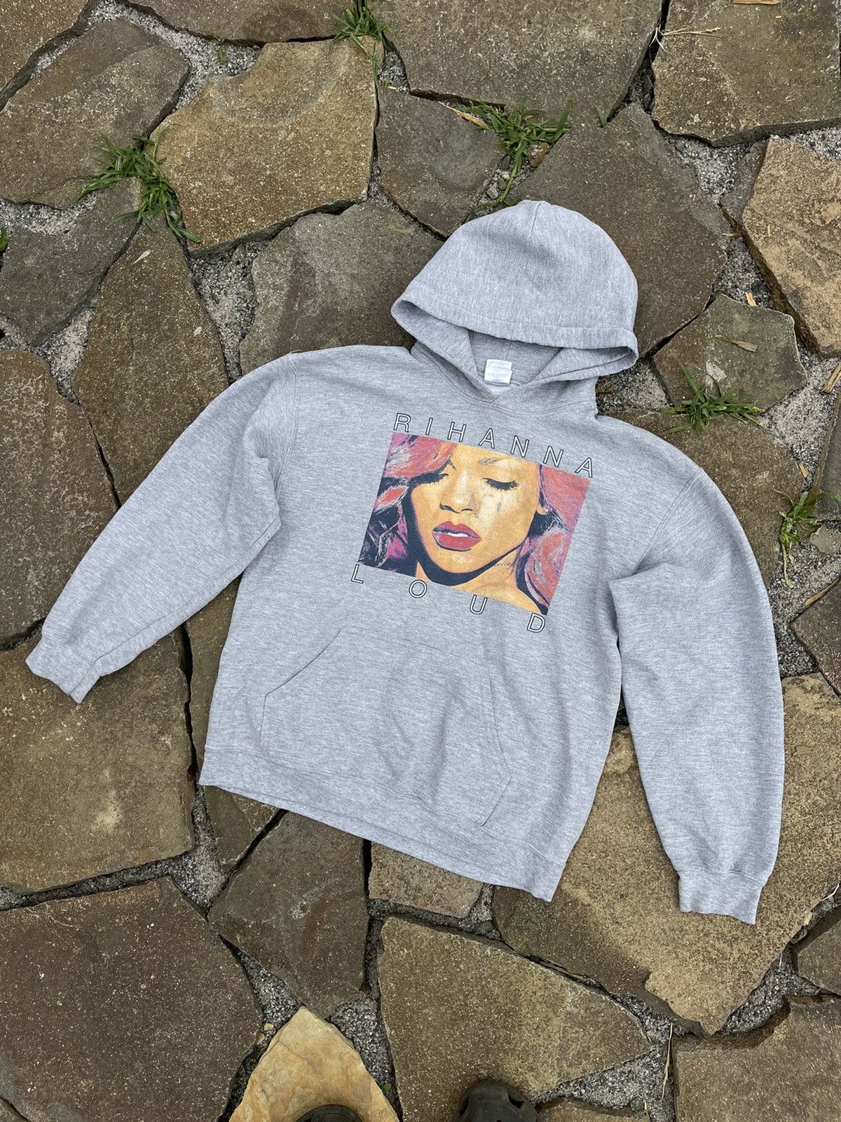 2011 Rihanna loud tour vintage grey hoodie