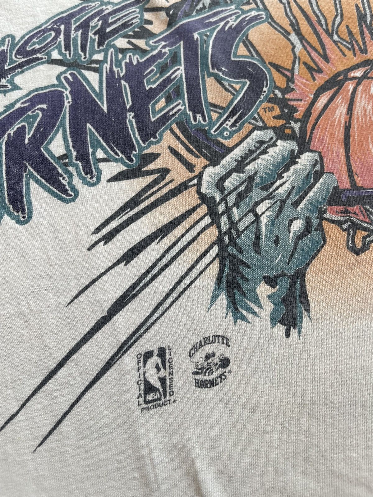 NBA Vintage 90s Charlotte Hornets Magic Johnson T’s NBA Graphic Size US M / EU 48-50 / 2 - 3 Thumbnail