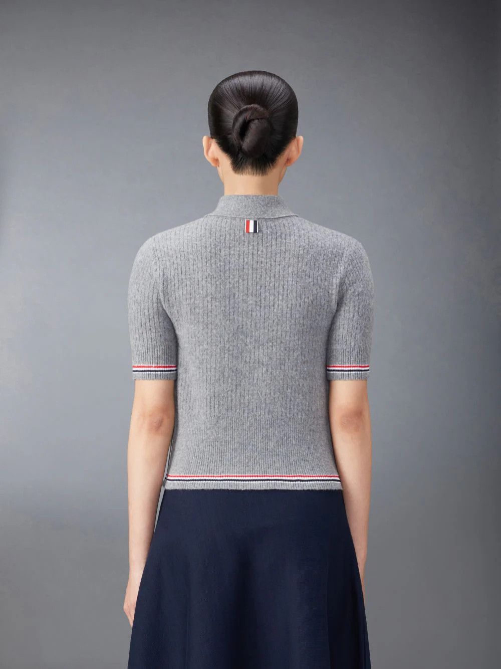 Thom Browne o1s22i1n0924 Short-Sleeved Merino Wool Polo Shirt in Grey Size S / US 4 / IT 40 - 2 Thumbnail