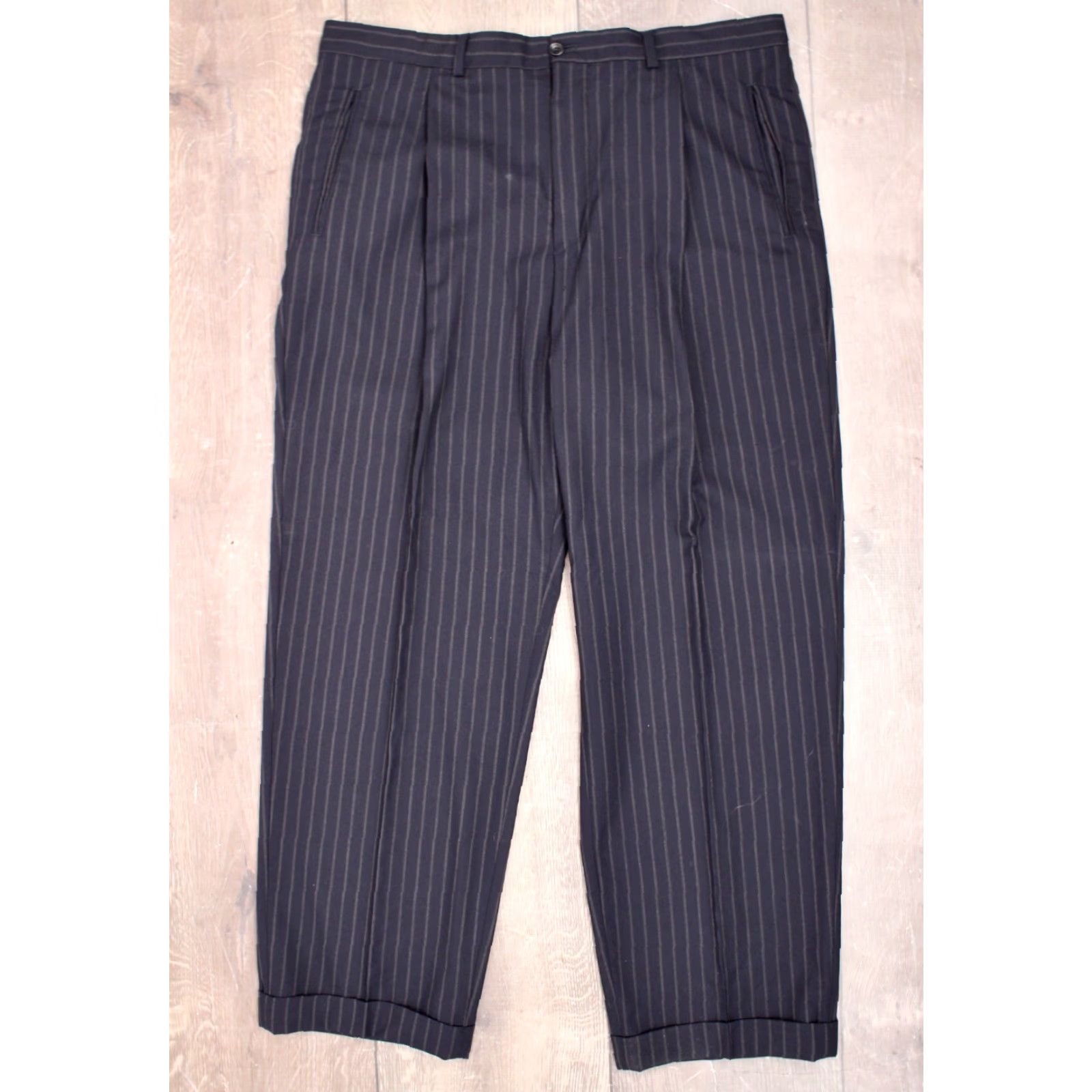 Armani VINTAGE Armani Suit Mens 2 PC Navy Blue Pinstripe Wool Wool 44R 48 Chest 44 Regular Mens Size 44R - 7 Thumbnail