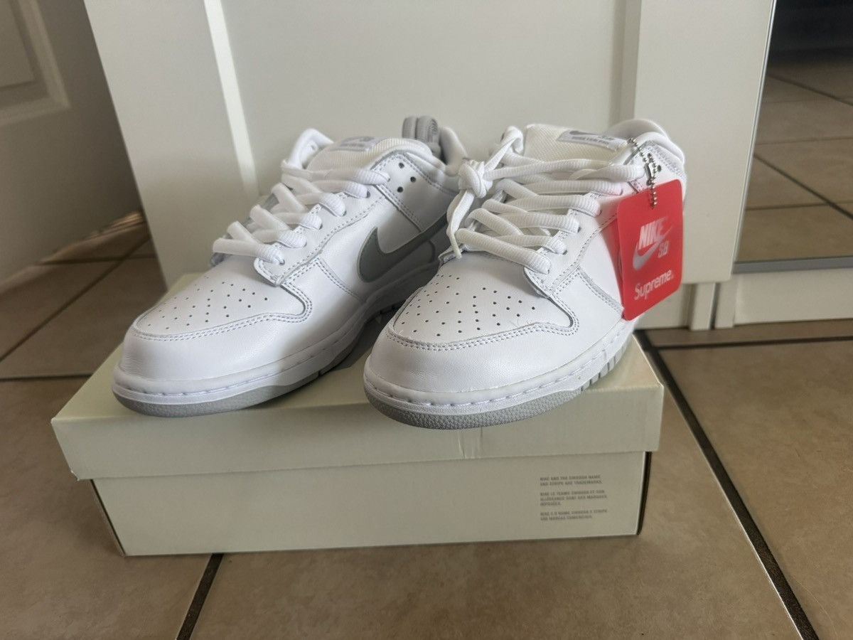 Nike × Supreme Supreme x nike SB dunks Size US 9 / EU 42 - 2 Thumbnail