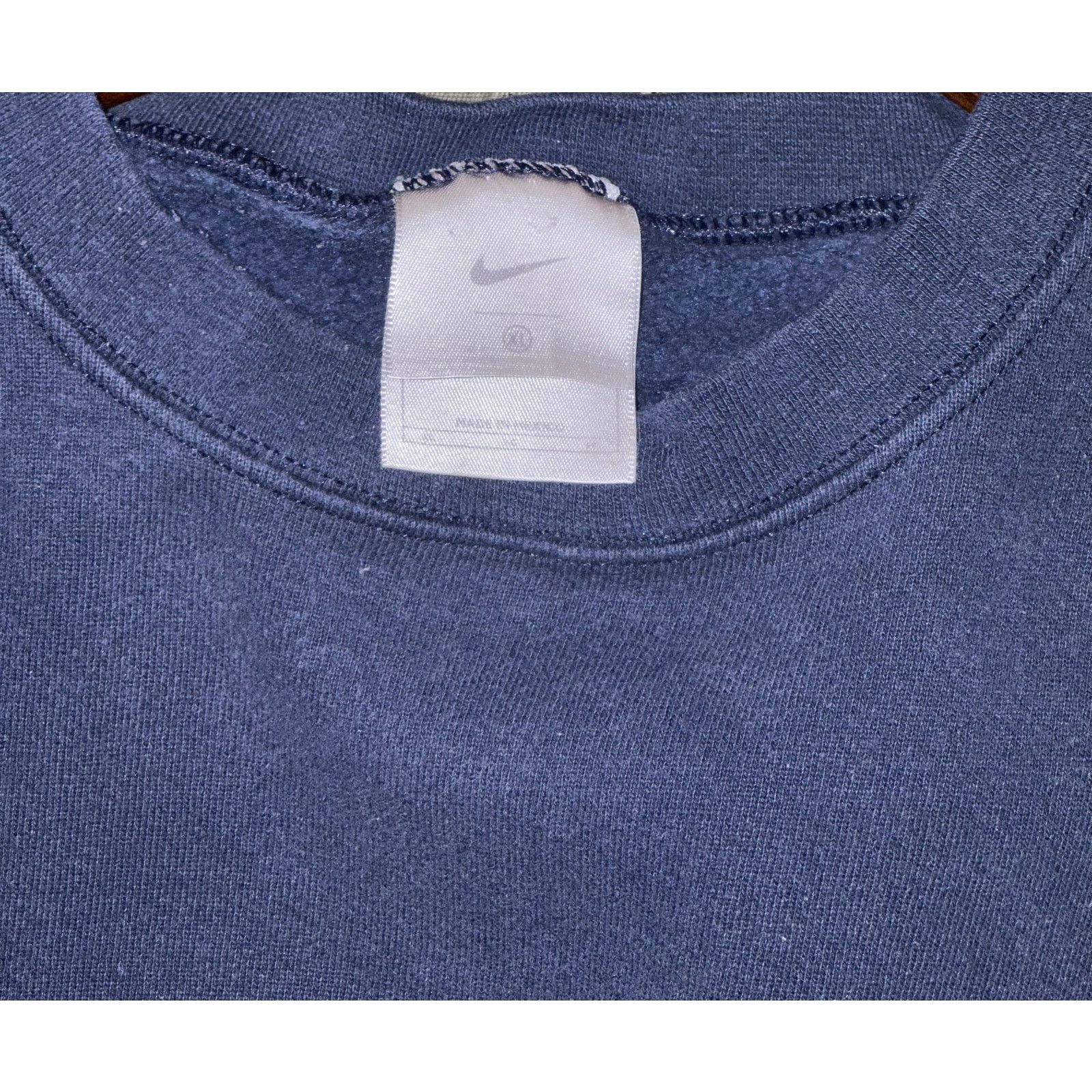 Nike 👕 Nike Navy Blue Embroidered Crewneck Sweatshirt Size XL Size US XL / EU 56 / 4 - 3 Thumbnail