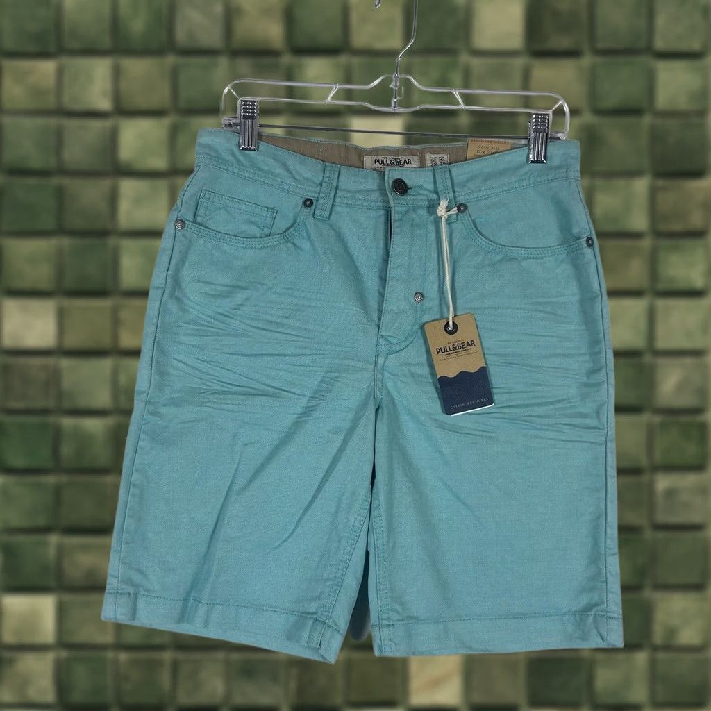 Vintage Pull&Bear Mens Bermuda Shorts 100% Cotton Regular Fit Zip Pocket Teal Green NWT Size 38 Casual Chino Bermuda Shorts Size US 38 / EU 54 - 1 Thumbnail