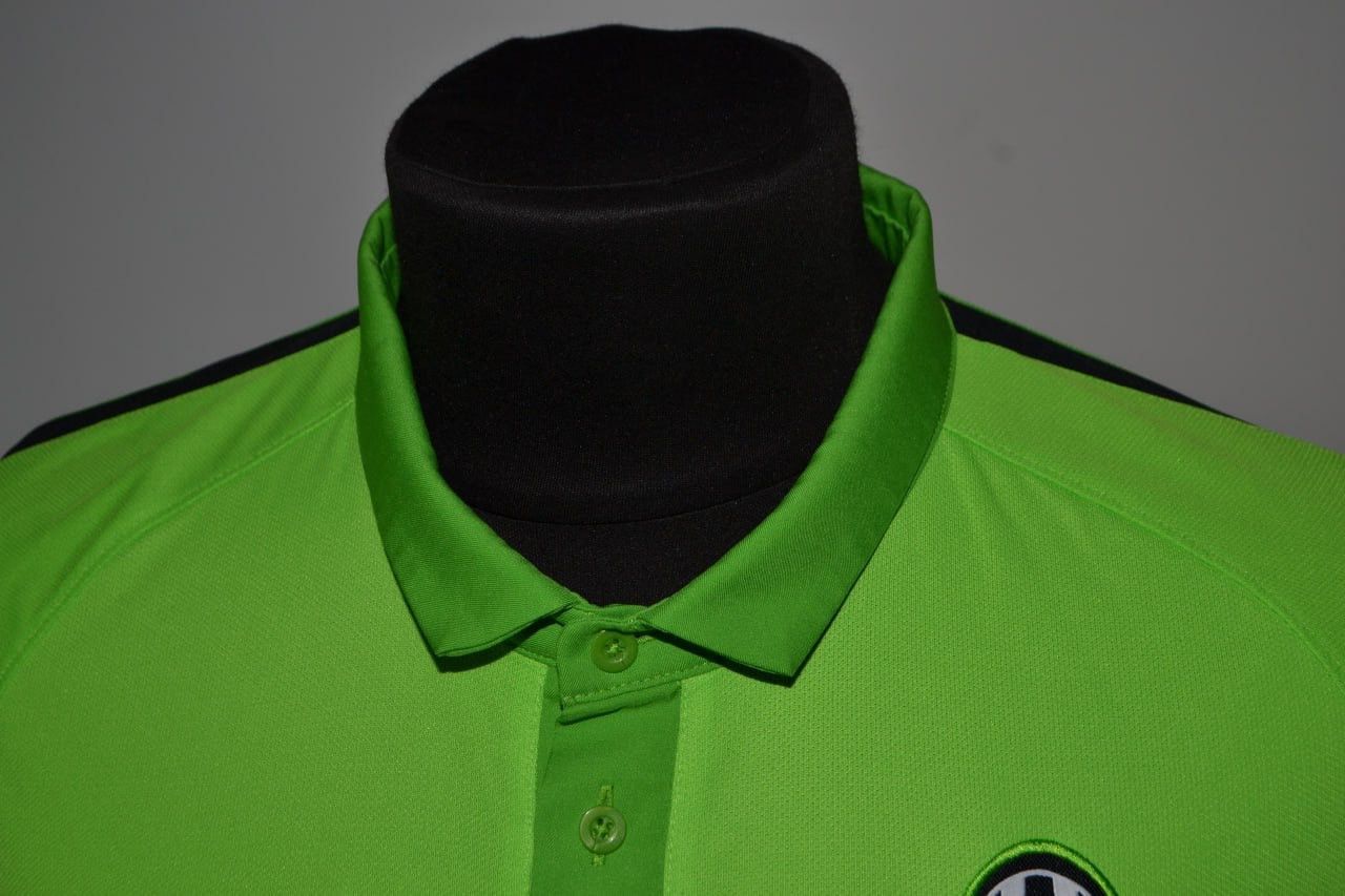 Other Nike Juventus Jersey 2014 2015 Third Shirt Football size L Size US L / EU 52-54 / 3 - 3 Thumbnail