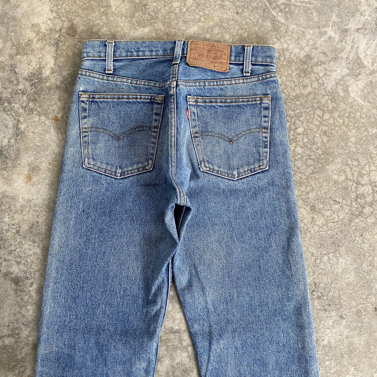 Levi's Size 28x28 Vintage 80’s Levi’s 505 Faded Blue Denim Jeans Size US 28 / EU 44 - 15 Thumbnail