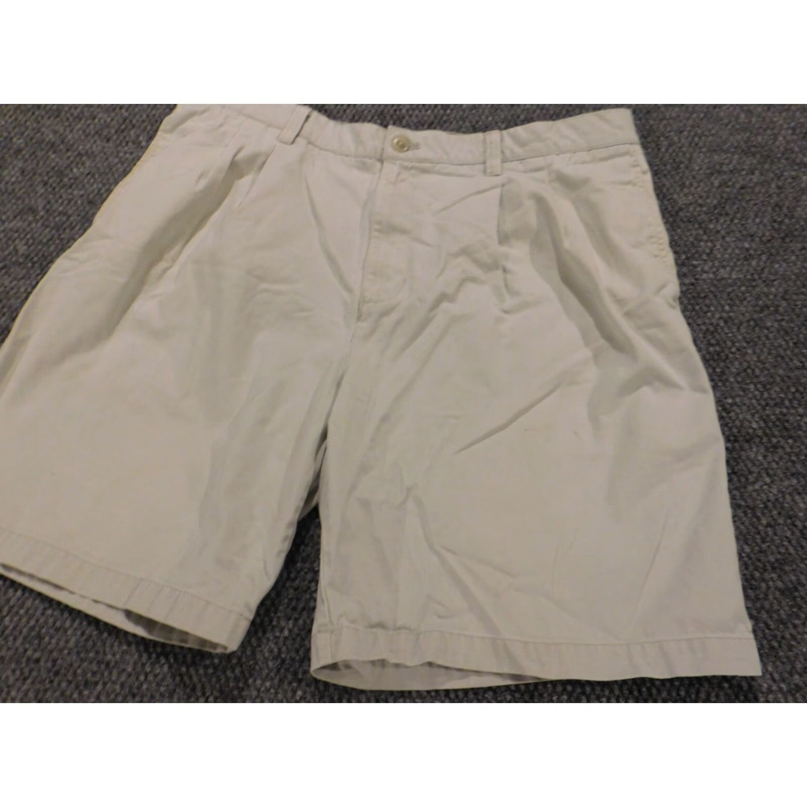 Izod IZOD Mens Shorts 38 beige chino straight regular Relaxed Flat Front Cotton Denim Logo Casual Men Shorts Beige 38 Mens Regular Colorful American 90s? Size US 38 / EU 54 - 3 Thumbnail