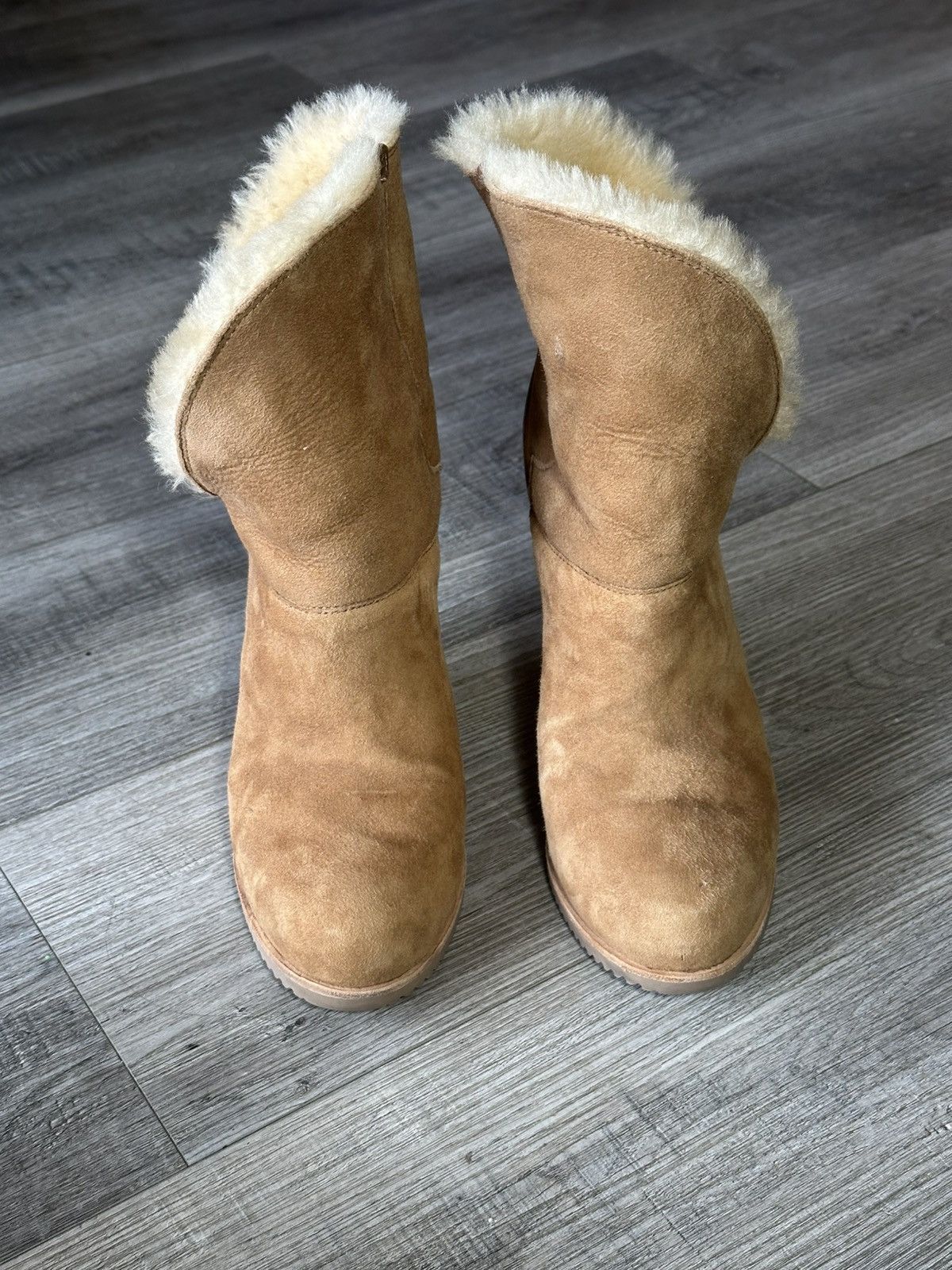 Ugg UGG Classic Mondri Cuff Wedge Boots Size US 6.5 / IT 36.5 - 1 Thumbnail