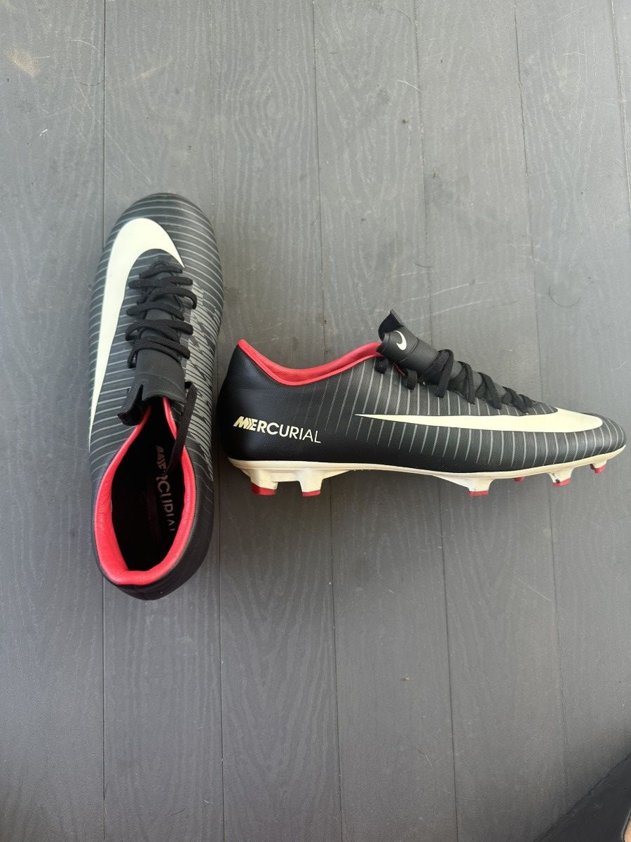 Nike Mercurial Vapor Cleats