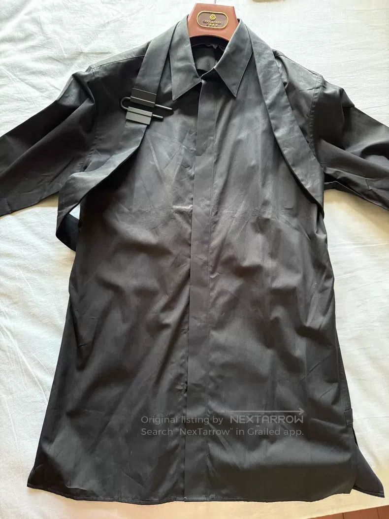 Givenchy Givenchy size 39 Men's classic lock button shirt Size US M / EU 48-50 / 2 - 5 Thumbnail