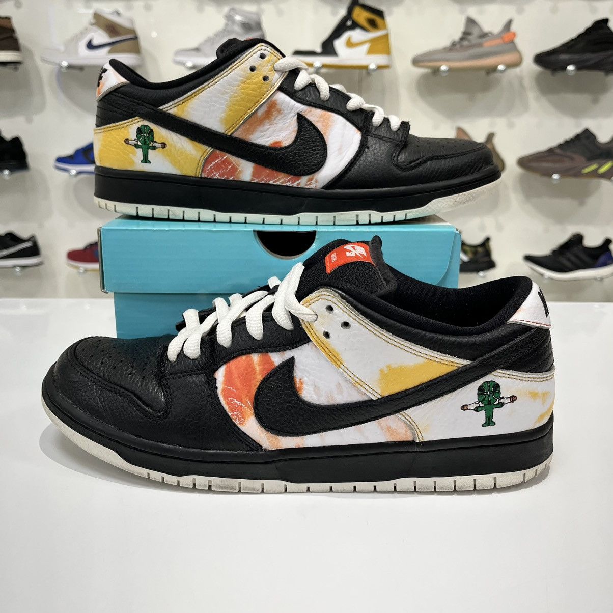 Nike SB Nike SB Dunk Low Raygun Tie-Dye Black Size US 10 / EU 43 - 1 Thumbnail
