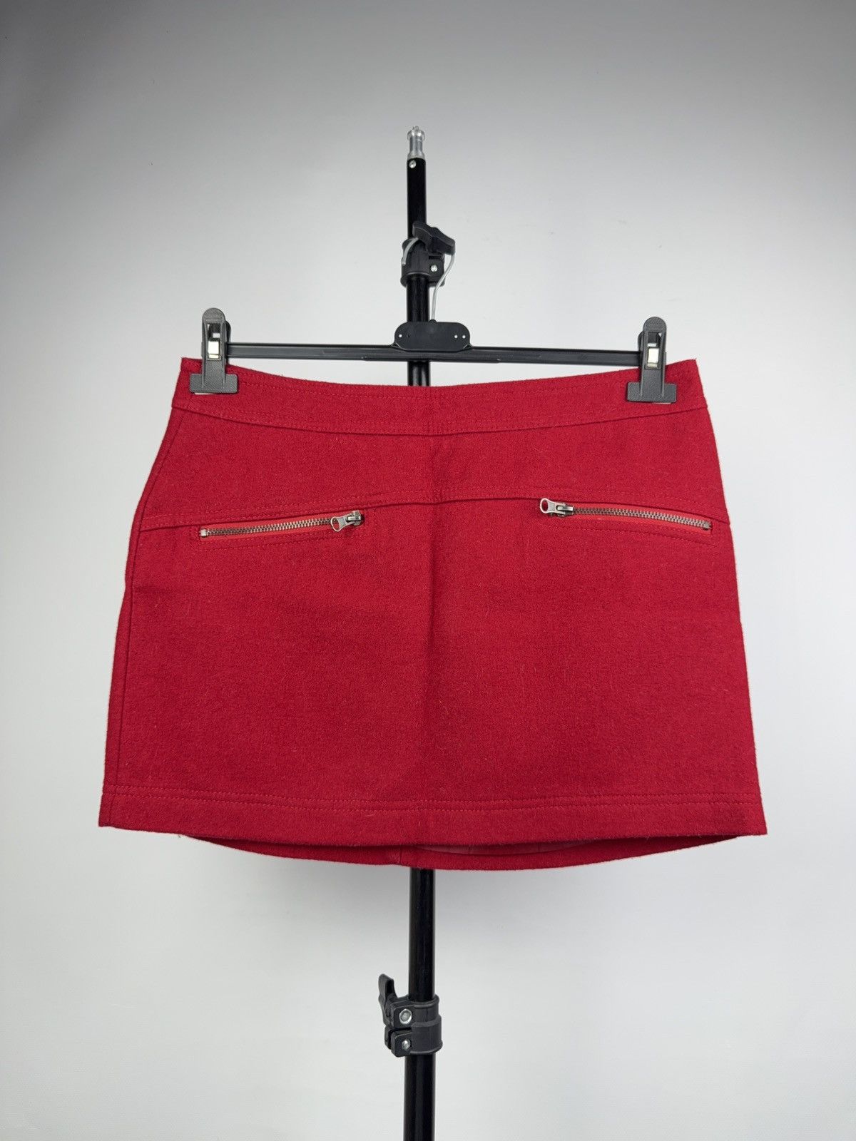 Benetton Luxury Vintage 00s Red Wool Mini Skirt with Zipper Pockets Size 28" / US 6 / IT 42 - 2 Thumbnail