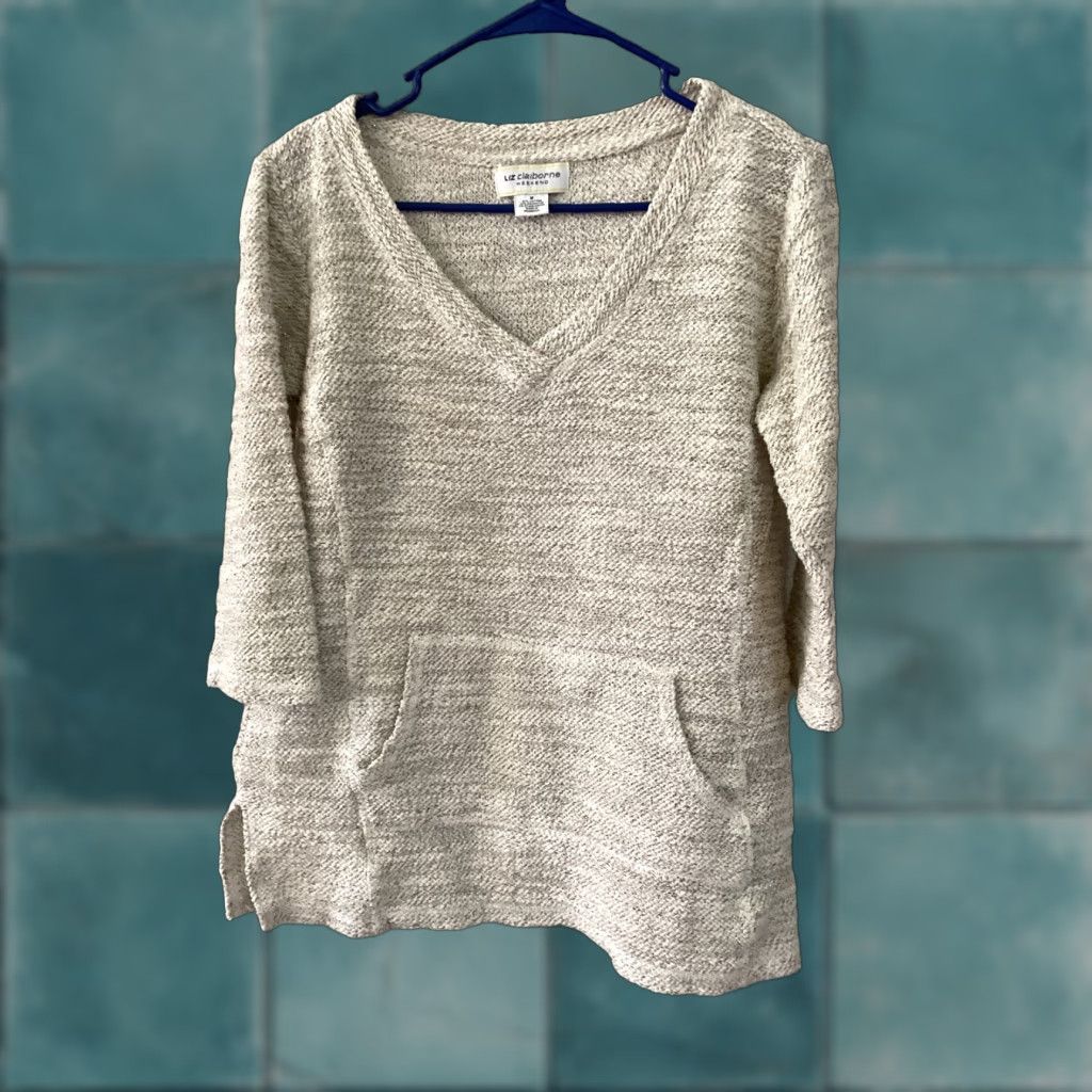Liz Claiborne Liz Claiborne Weekend Sweater Women M V-Neck 3/4 Sleeve Pullover Ivory Knit Kangaroo Pocket Side Slits Gold Threading Pullover Casual Travel Beachy Size M / US 6-8 / IT 42-44 - 1 Thumbnail