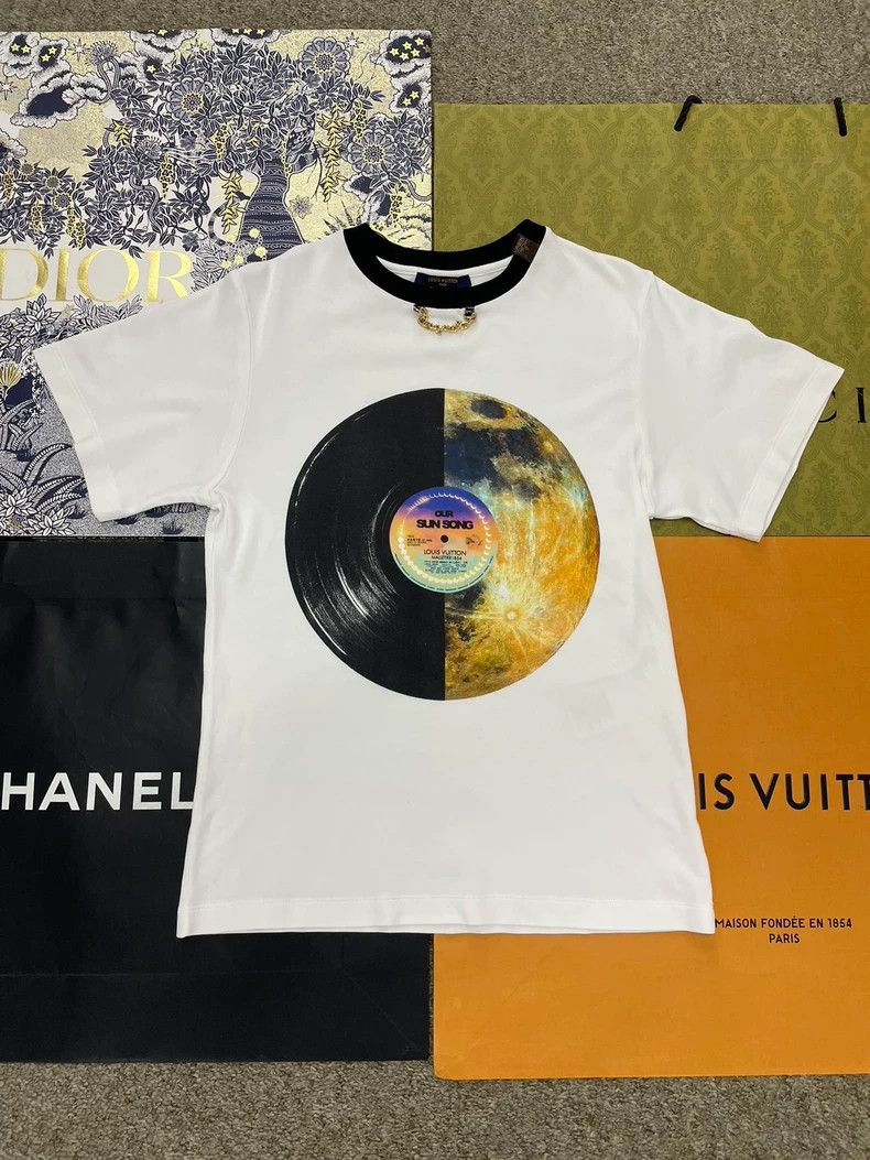 Louis Vuitton Louis Vuitton Record printed chain short sleeve Size US XS / EU 42 / 0 - 1 Thumbnail
