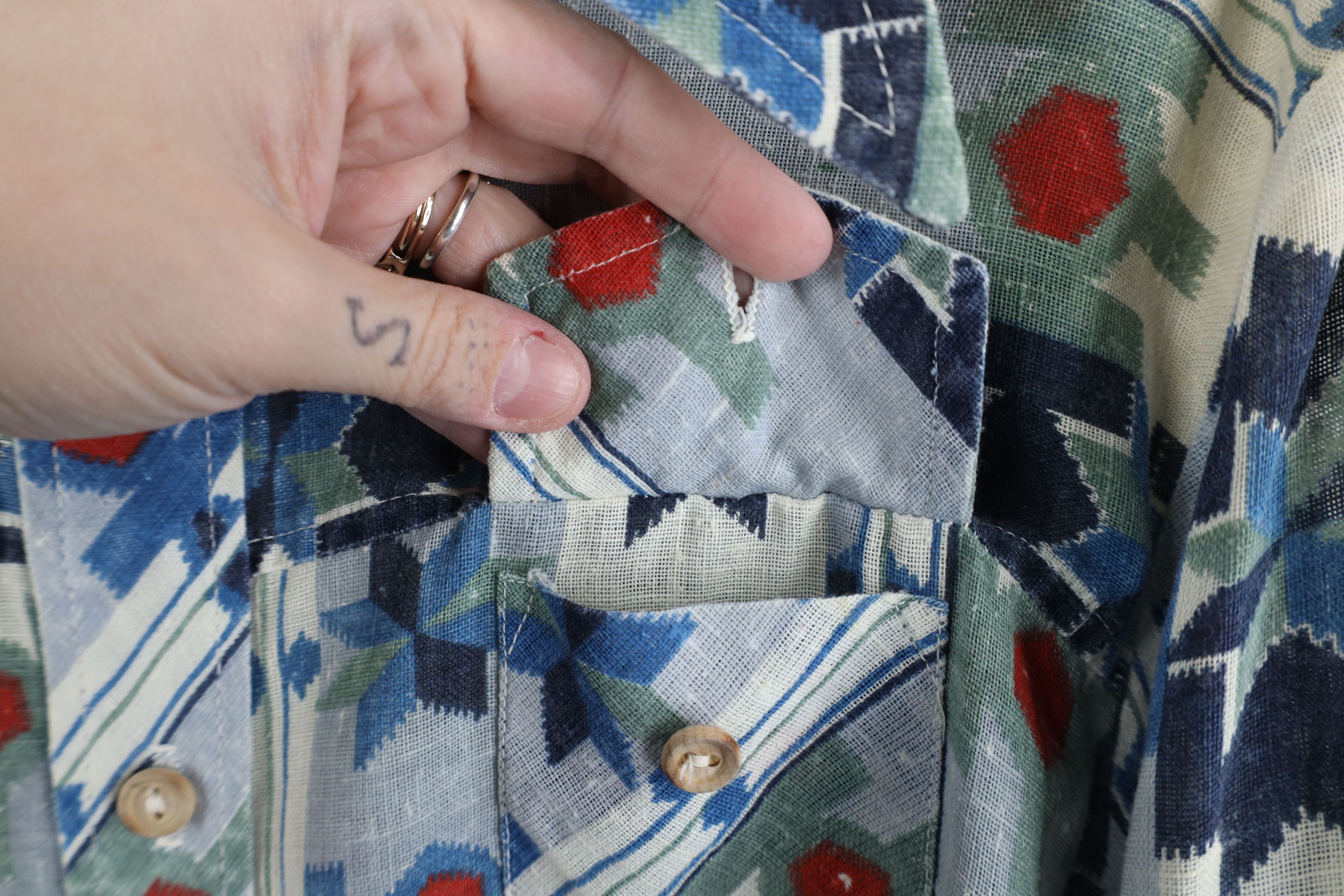 Vintage Vintage 70s Streetwear Southwestern Fiesta Button Shirt USA Size US L / EU 52-54 / 3 - 7 Thumbnail