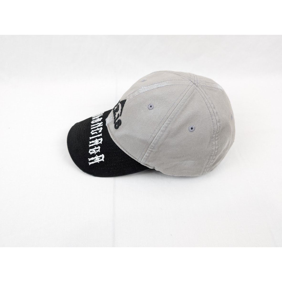 Balenciaga o1rshd1 Size: L / P.E 18 Black Logo Cap / Hat in Beige/Black Size ONE SIZE - 11 Thumbnail