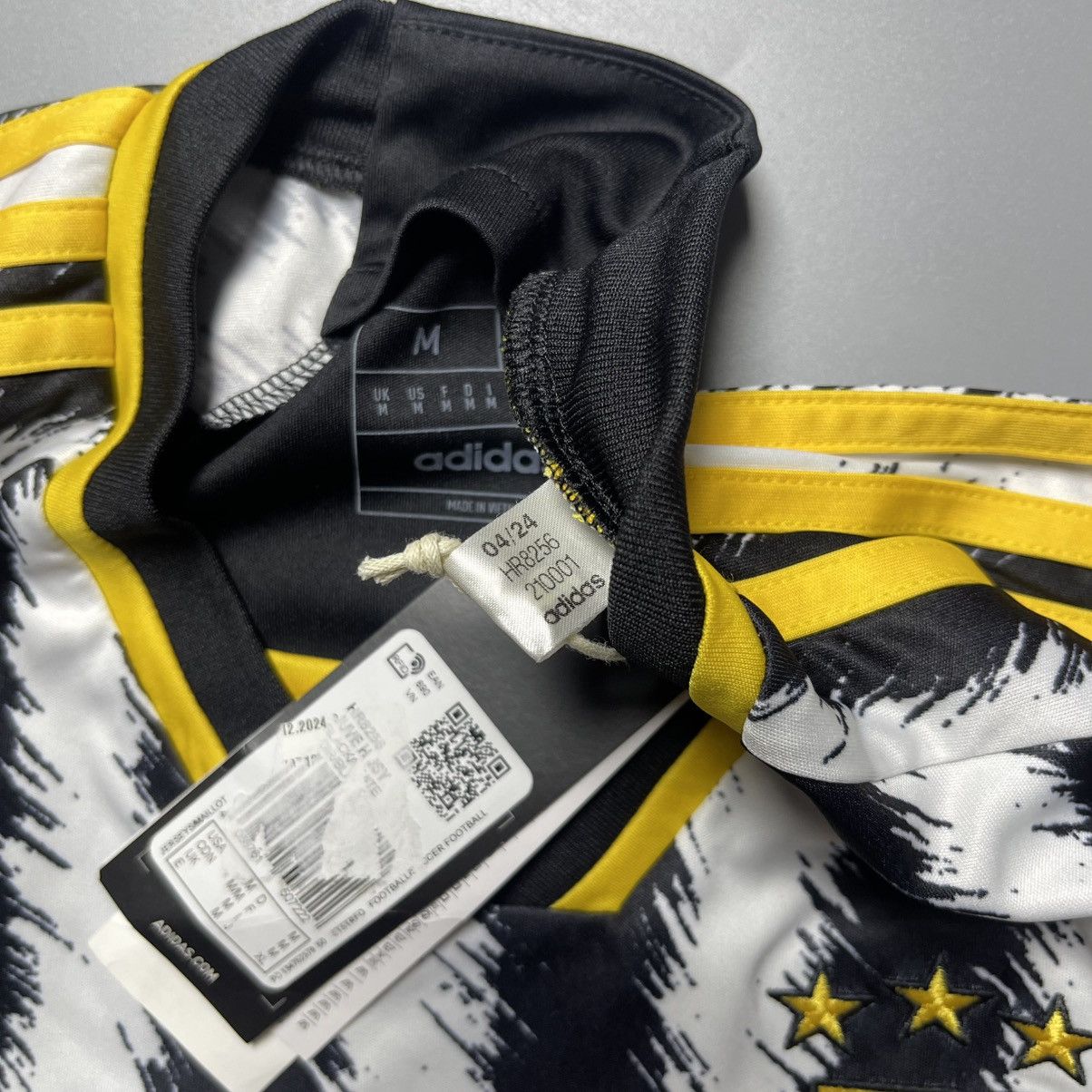 Adidas JUVENTUS ADIDAS 2024/2025 FOOTBALL HOME SOCCER JERSEY Size US M / EU 48-50 / 2 - 5 Thumbnail