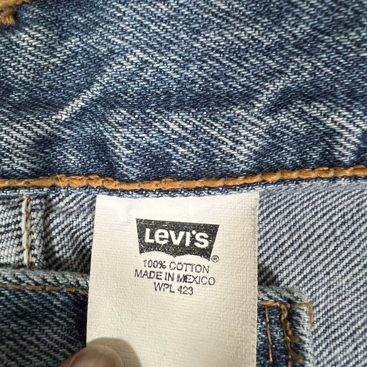Levi's Vtg Levi’s 501 Button Fly Jeans Made in Mexico Light Wash Size US 29 - 8 Thumbnail
