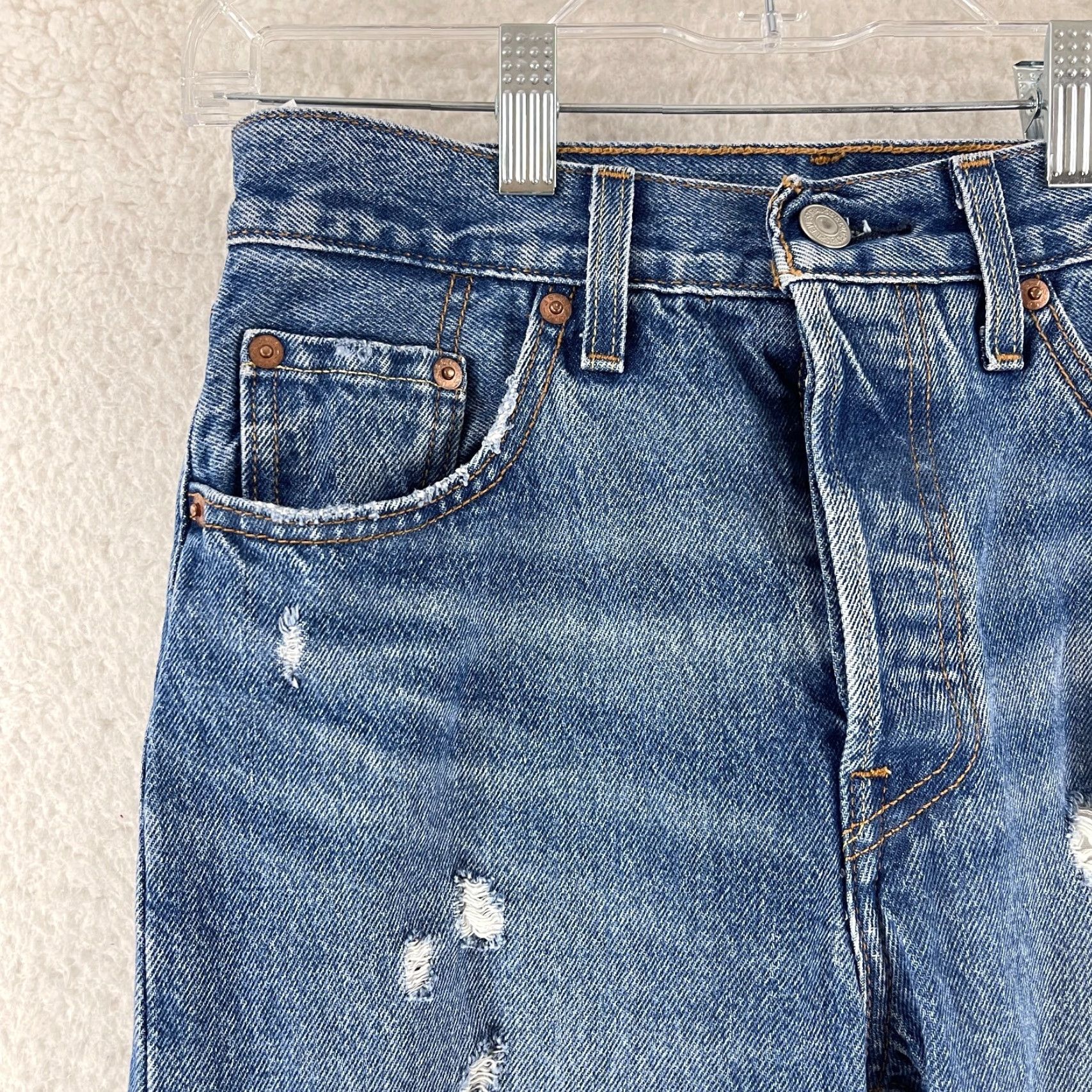 Levi's Levi's 501 Jeans Womens Mid-Rise Distressed Straight Blue Denim 25 Regular 5-Pocket Retro 90s USA 100% Cotton Blue Denim Vintage: No Size 42" / US 20 - 4 Thumbnail