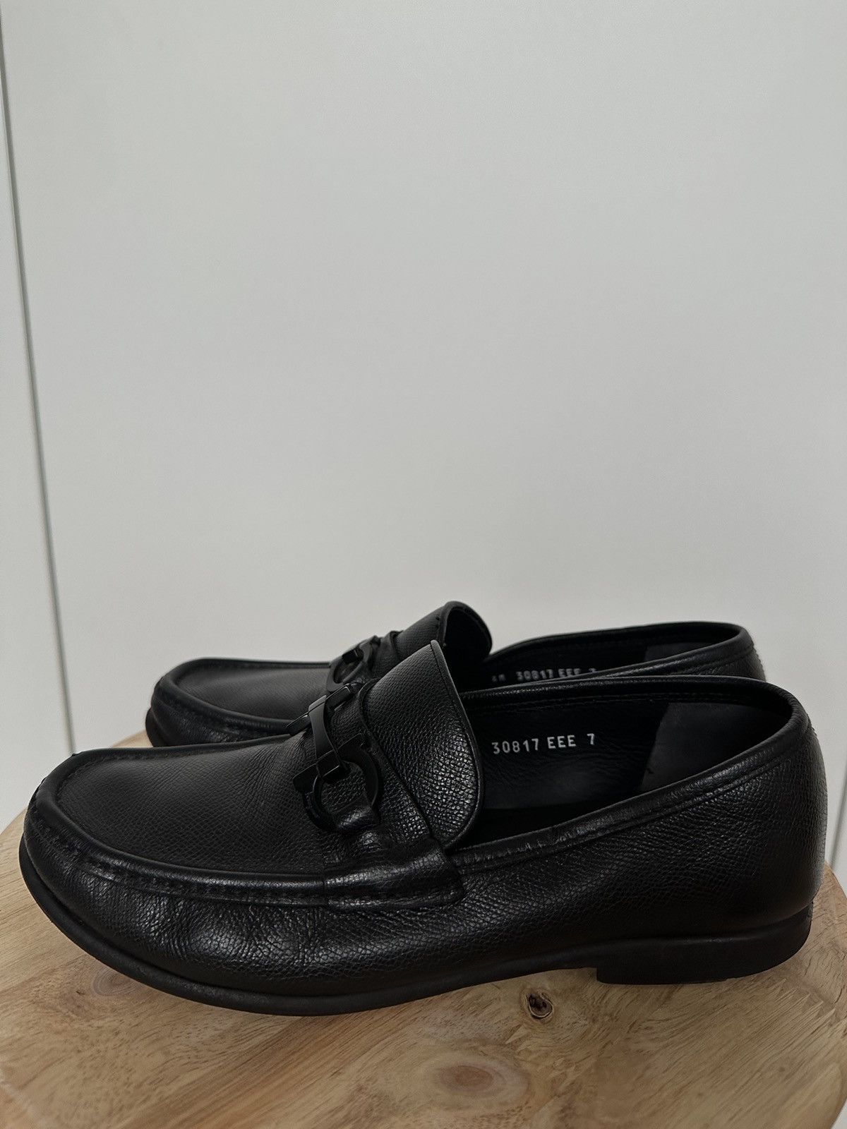 Designer × Salvatore Ferragamo Salvatore Ferragamo Black slip on loafer logo buckle Size US 7 / EU 40 - 4 Thumbnail