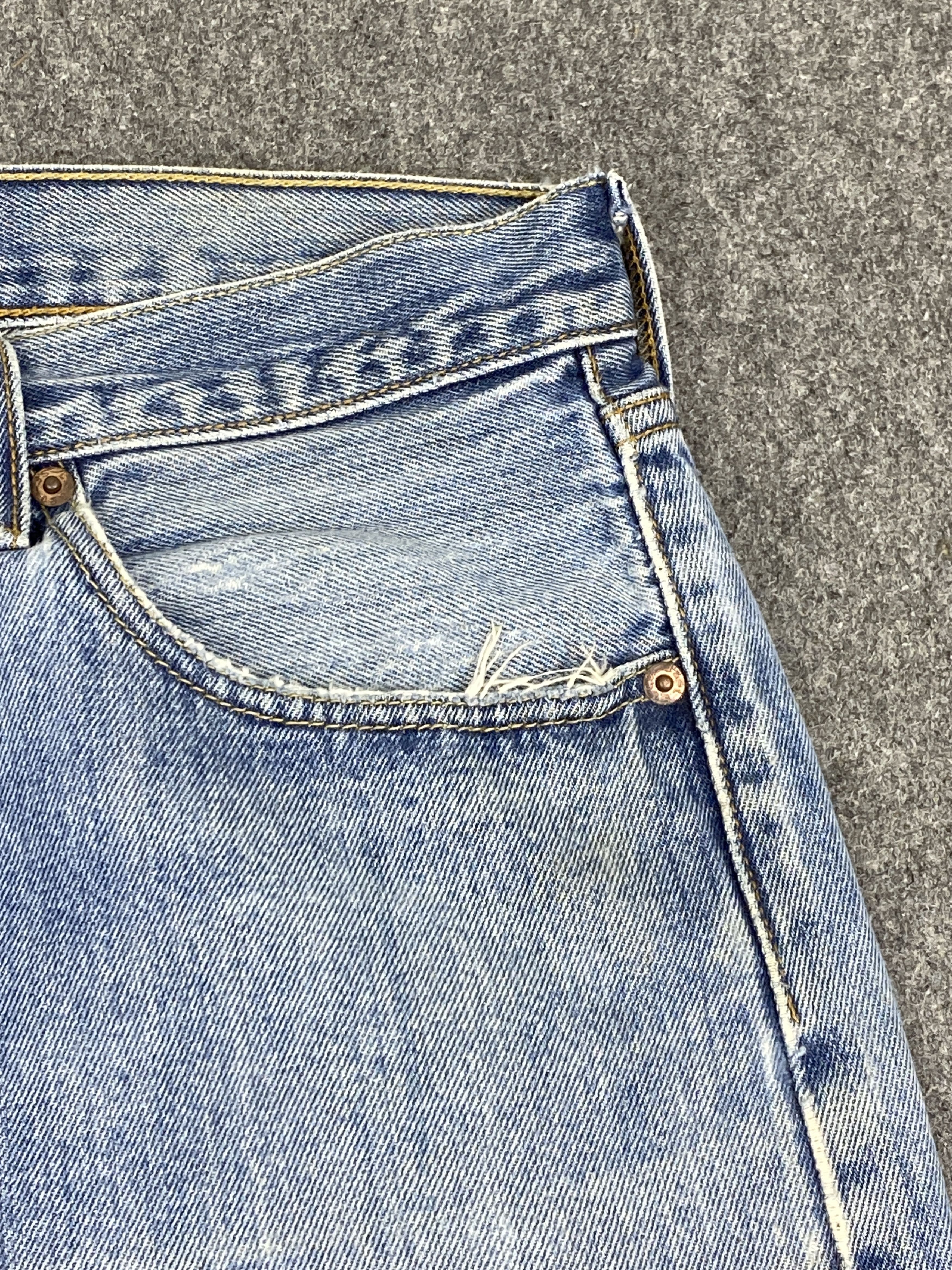 Levi's × Vintage Vintage Levis 501 Distressed Blue Denim Jeans DP2816 Size US 35 - 14 Thumbnail