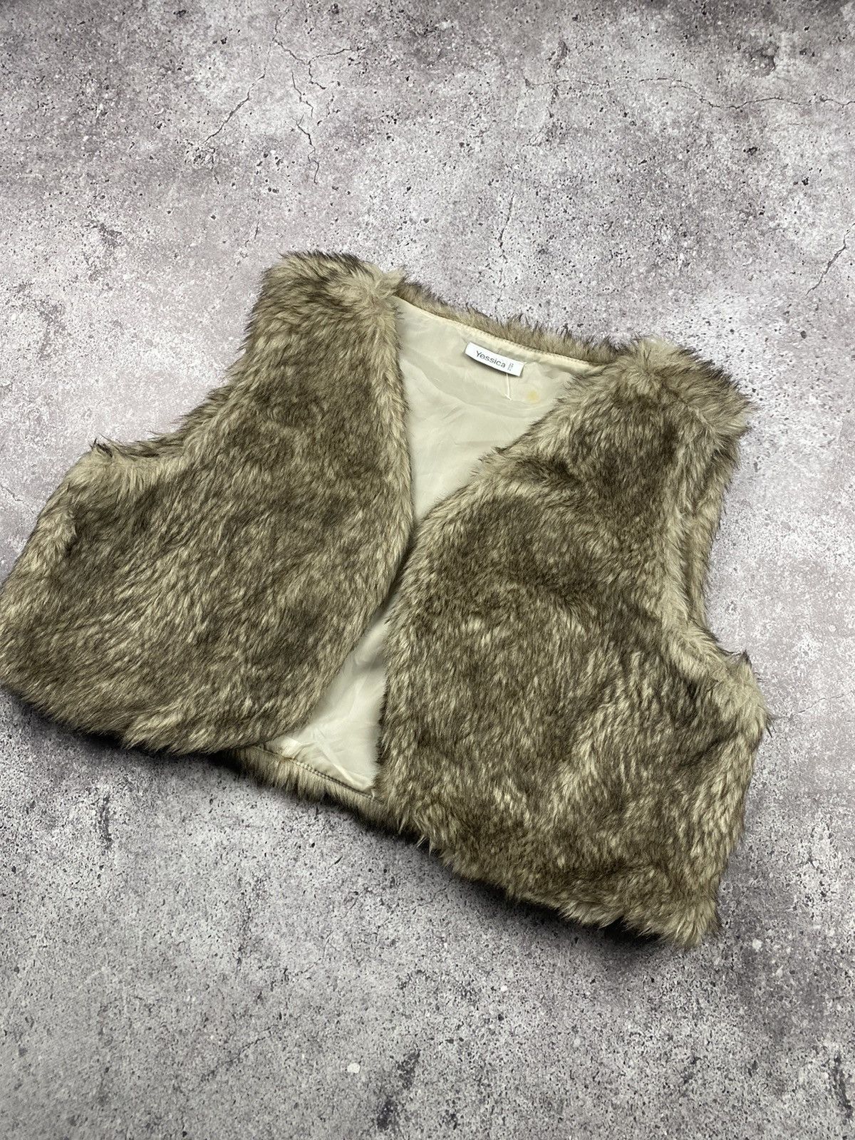 Hysteric Glamour × If Six Was Nine 💥HYPE Varsity Mohair Fuzzy Fluffy Faux Fur Cropped vest OG Size ONE SIZE - 2 Thumbnail