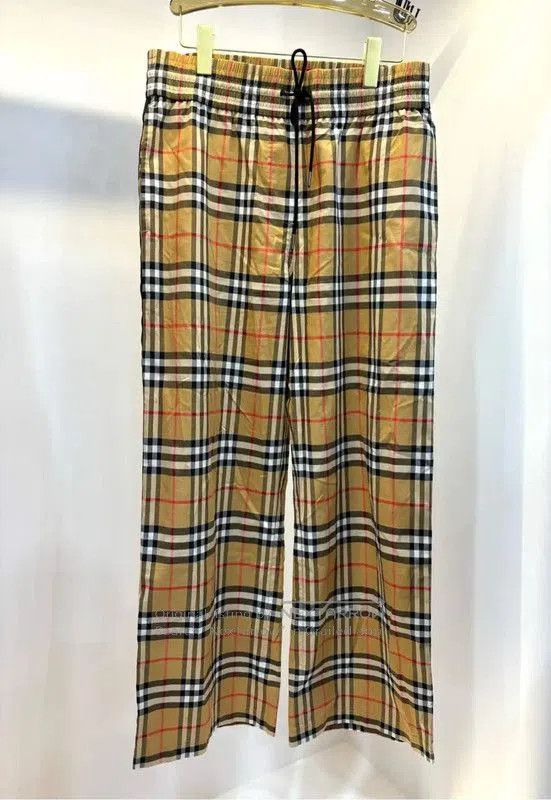 Burberry Burberry Khaki Check Pattern Women's Casual Pants. Size 23" - 1 Thumbnail
