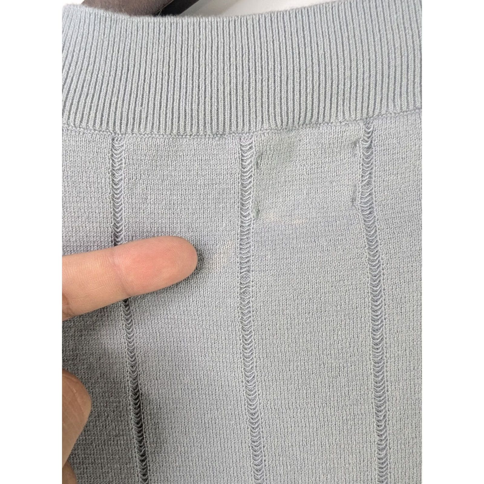 Vintage Frank & Oak Men’s Medium V-Neck Sleeveless Sweater Vest Gray Cotton Modern Relaxed Fit Shirtless Size US M / EU 48-50 / 2 - 4 Thumbnail