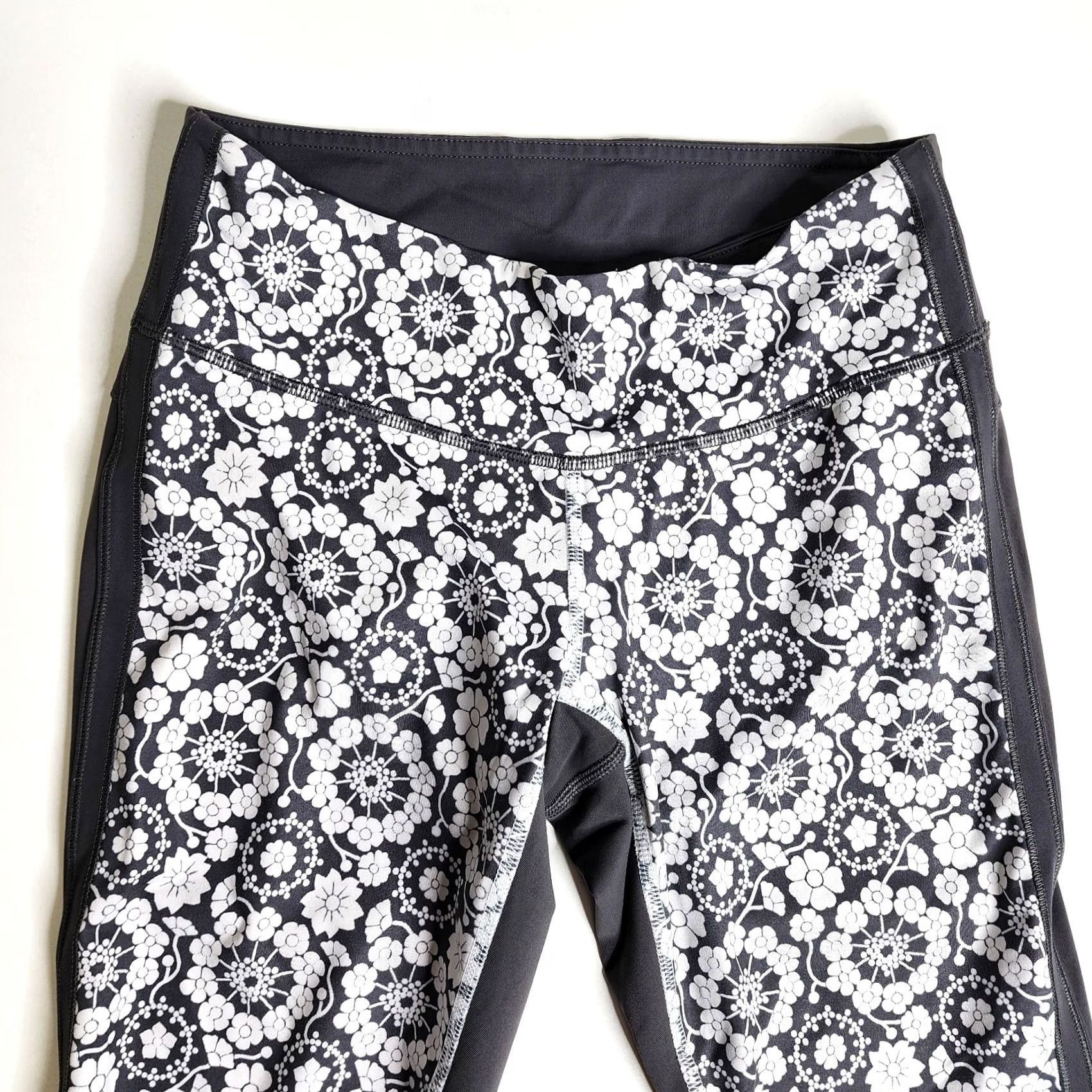 Lululemon Lululemon Cropped Womens 2 Ignite Floral Patterned Leggings Women Size Inseam Size 26" / US 2 / IT 38 - 5 Thumbnail