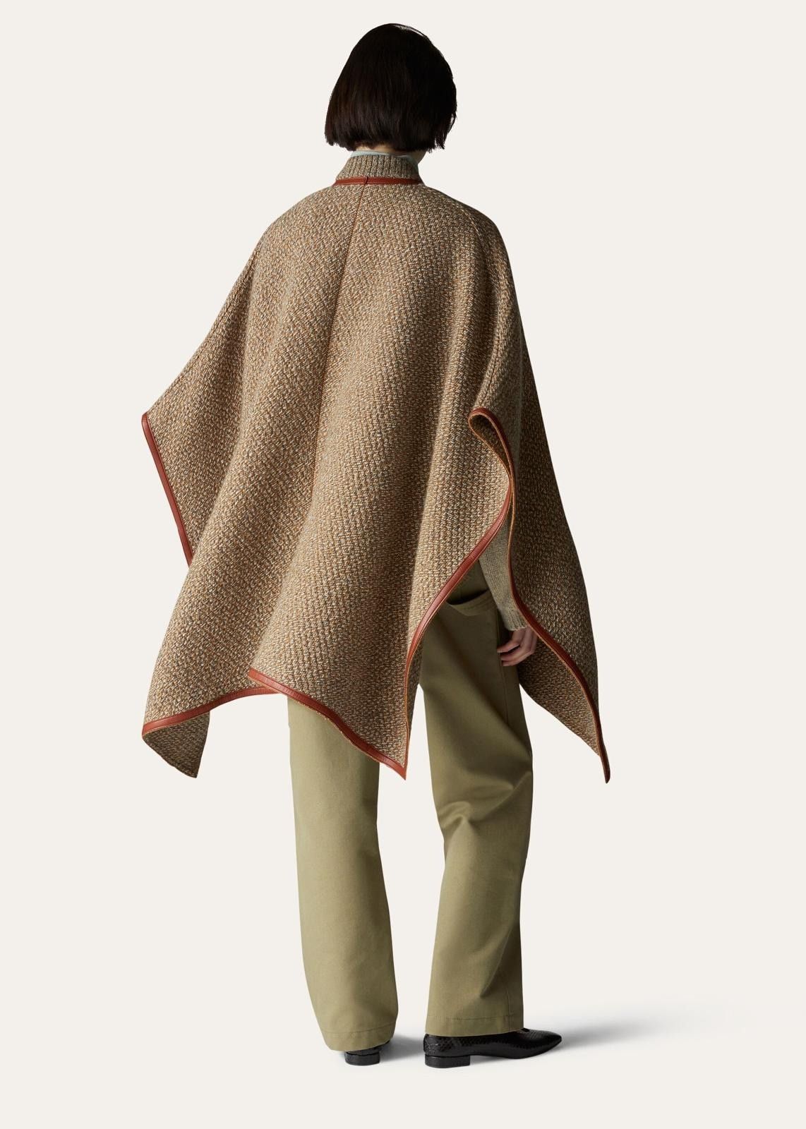 Loro Piana o1srvl11e0824 Size: OS / Sydney Cashmere Cape in Brown Size ONE SIZE - 4 Thumbnail
