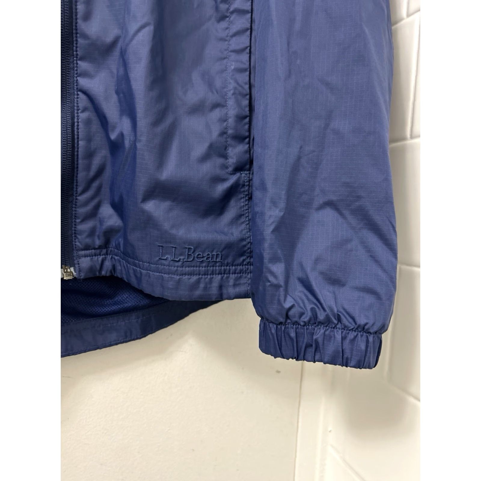 Rains LL Bean Rain Jacket Womens Sz Small Blue Full Zip Windbreaker 27.5” Length 21” Pit to Pit Packable Removable Hood Wind-Resistant 3 Size S / US 4 / IT 40 - 6 Thumbnail