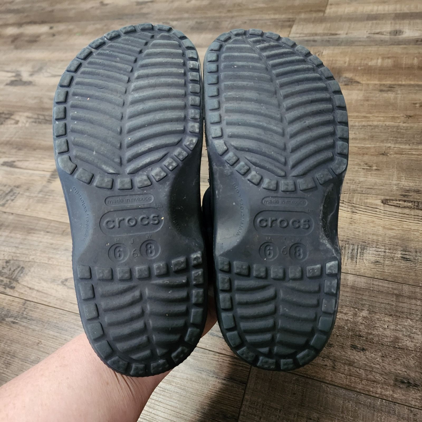 Crocs Classic Crocs dark blue size W8/M6 Pre-owned good shape SH1 Size US 6 / EU 39 - 8 Thumbnail