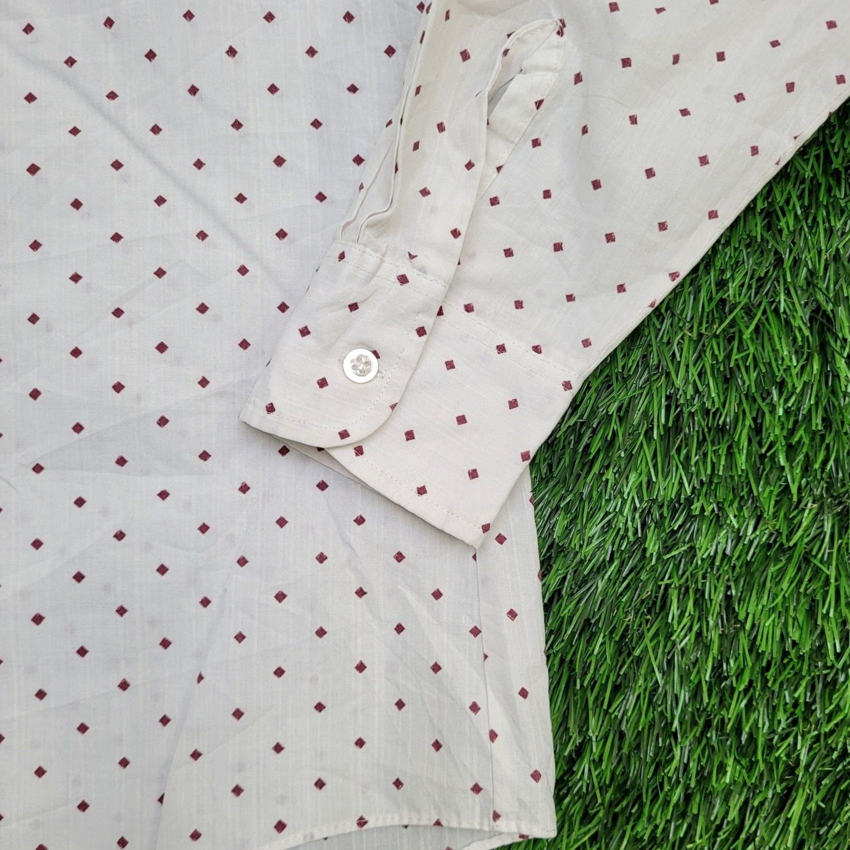 Vintage VINTAGE Pelham Button Shirt Polka-Dot M/L 15 21x30 White Cotton Polyester Button-Up Long Sleeve Collared Mens Size US L / EU 52-54 / 3 - 5 Thumbnail