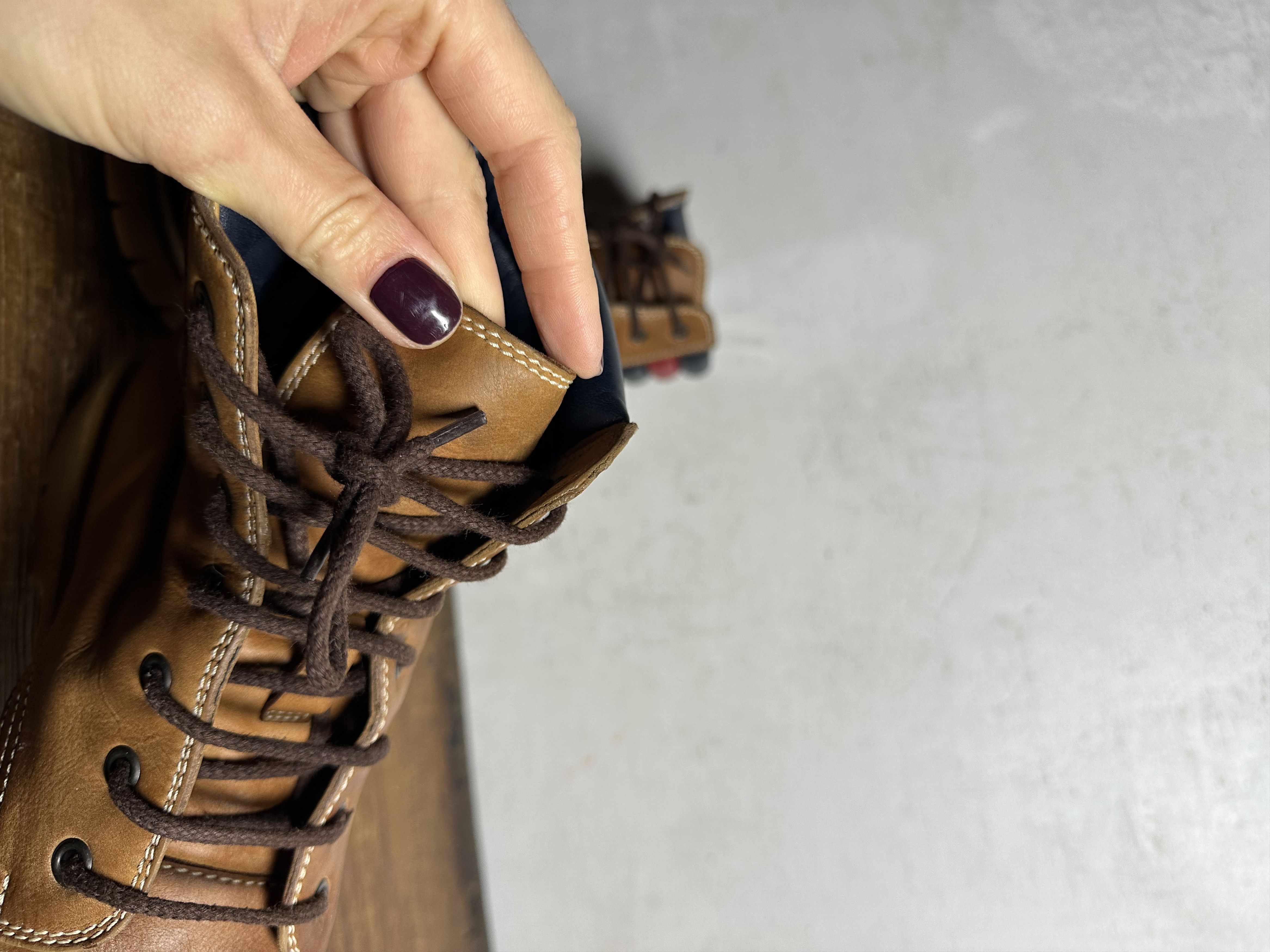 Gucci Marland Tan Suede Hiking Boots display picture 3