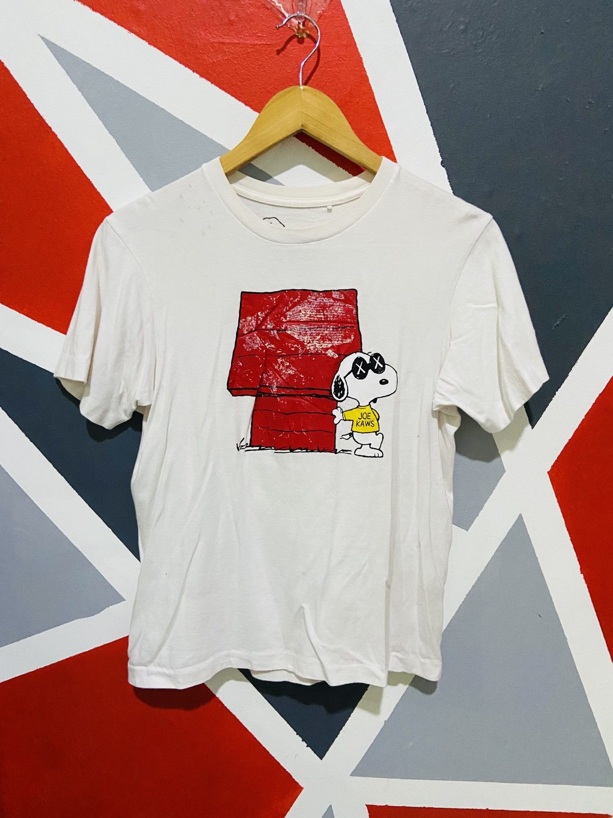 Kaws × Peanuts × Uniqlo Joe Kaws Tee Size US S / EU 44-46 / 1 - 1 Thumbnail