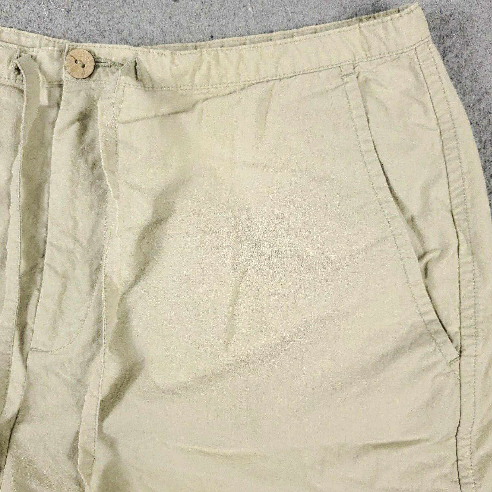 Tommy Bahama VINTAGE Tommy Bahama Women's Chino Shorts Size 8 Beige Flat Front Casual Spring Summer Size 27" / US 4 / IT 40 - 3 Thumbnail