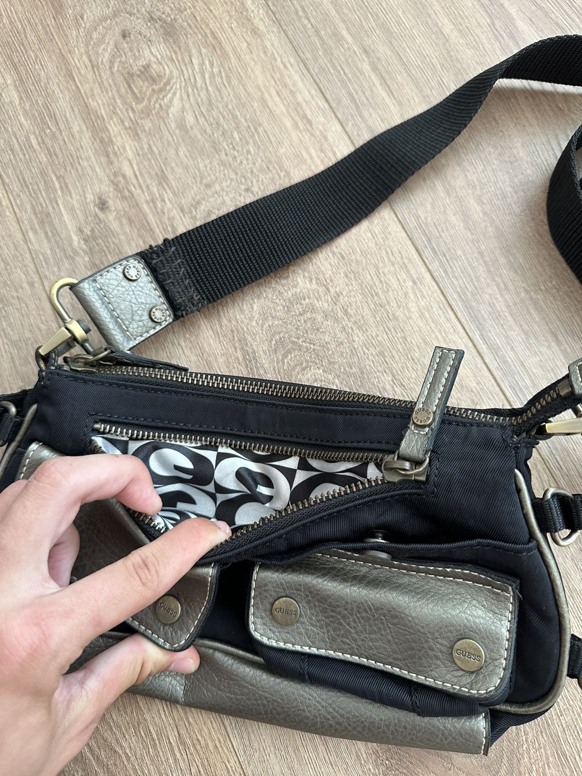 Guess 🔥VINTAGE Y2K AVANT GRANDE GUESS SHOULDER BAG🔥 Size ONE SIZE - 6 Thumbnail