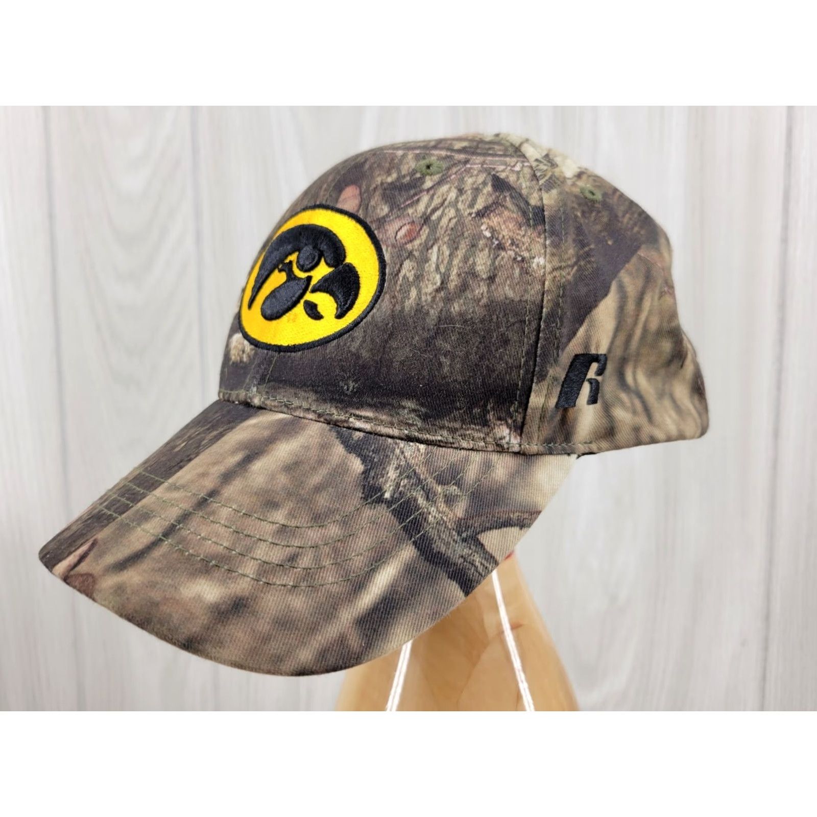 Russell Athletic Iowa Hawkeyes Camouflage Hat Russell Athletics Strapback Mossy Oak College Baseball Cap Men Adjustable Green College Army 90s (if applicable) Size ONE SIZE - 3 Thumbnail