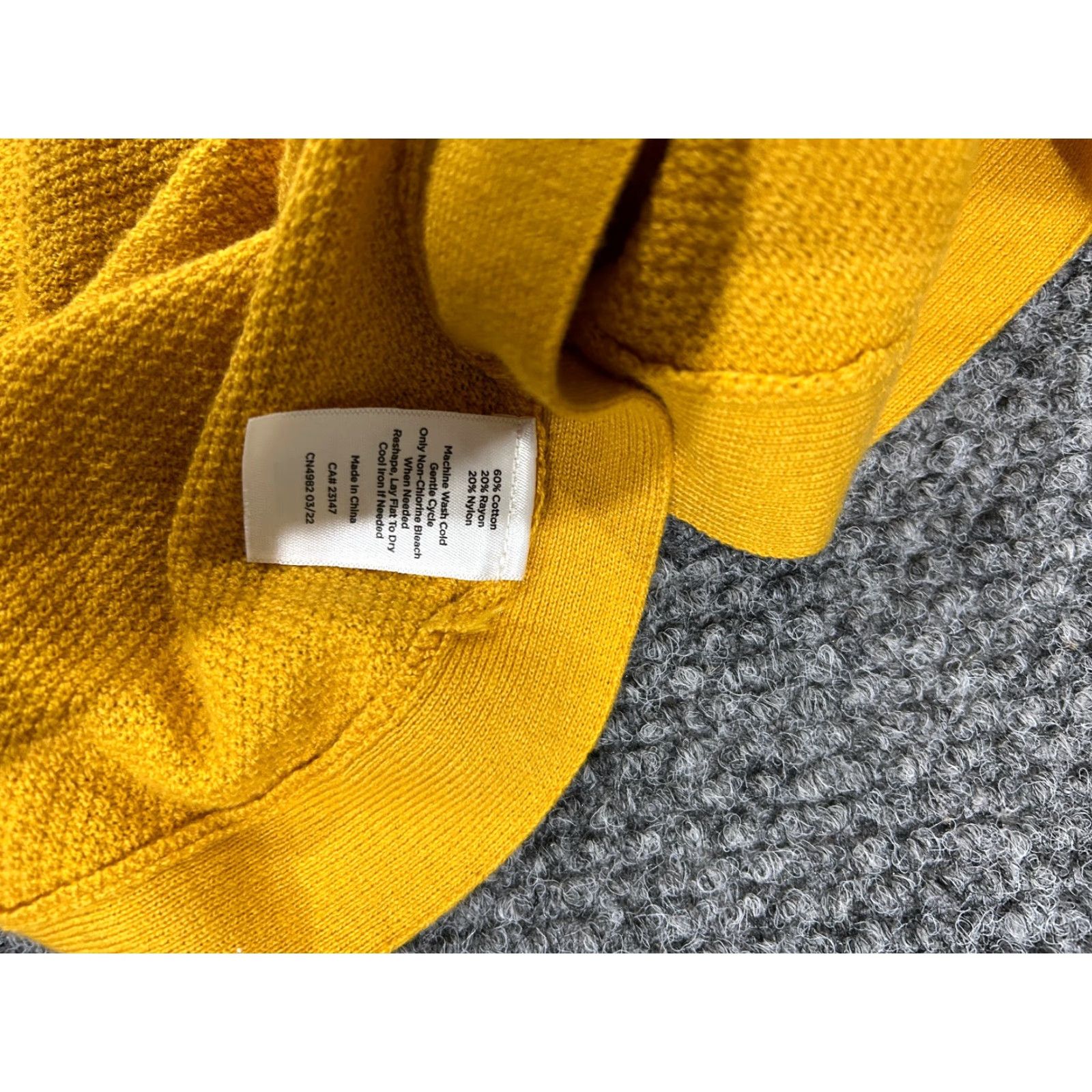 Talbots Talbots Sweater Womens L Yellow Knit Button Shoulder Long Sleeve Pullover Crew Neck Size L / US 10 / IT 46 - 5 Thumbnail