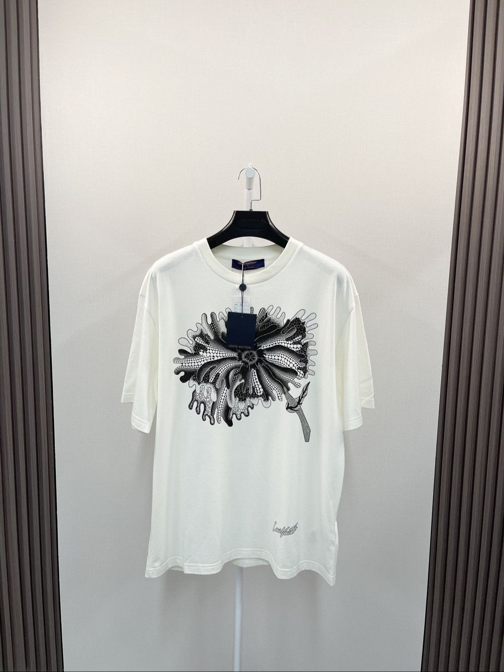 Louis Vuitton Louis Vuitton x Yayoi Kusama Floral T-Shirt Size XL Size US XL / EU 56 / 4 - 1 Thumbnail