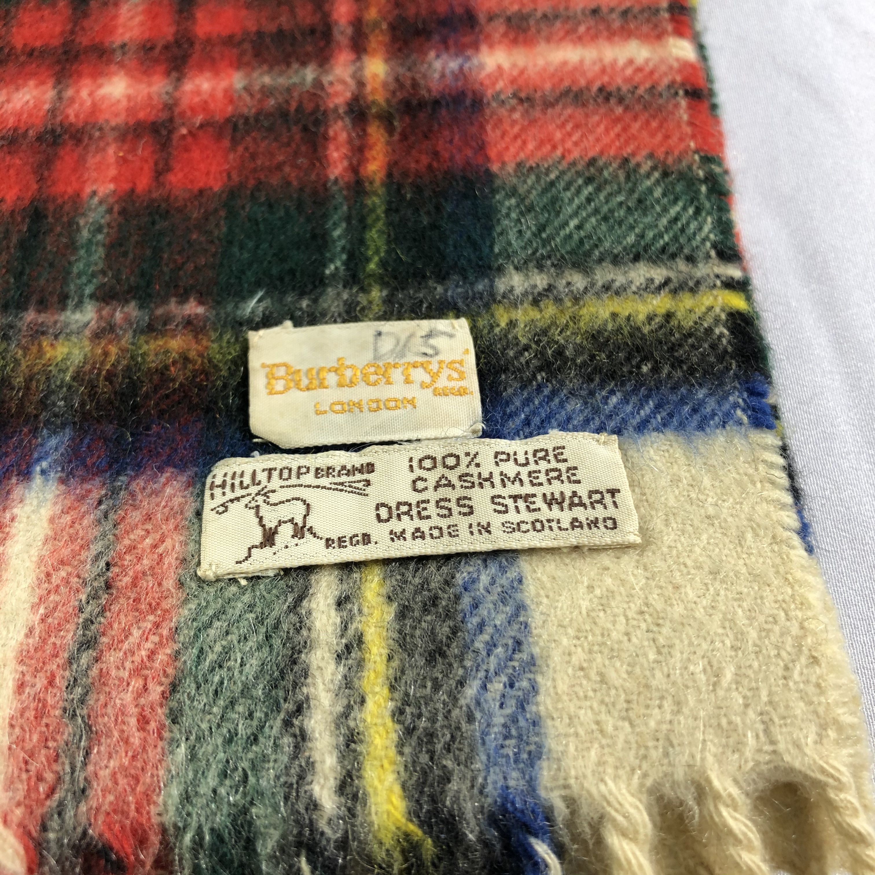 Burberry Burberrys Nova Check Cashmere Scarf Muffler Neckwear V2318 Size ONE SIZE - 4 Thumbnail