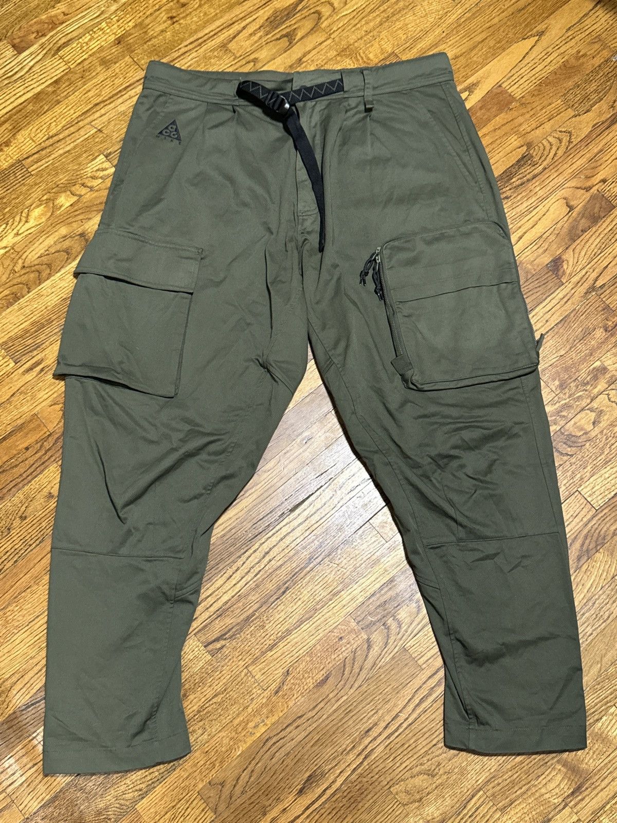 image of Nike Acg Woven Cargo Pants Green/olive Cd7646 325, Men's (Size 36)