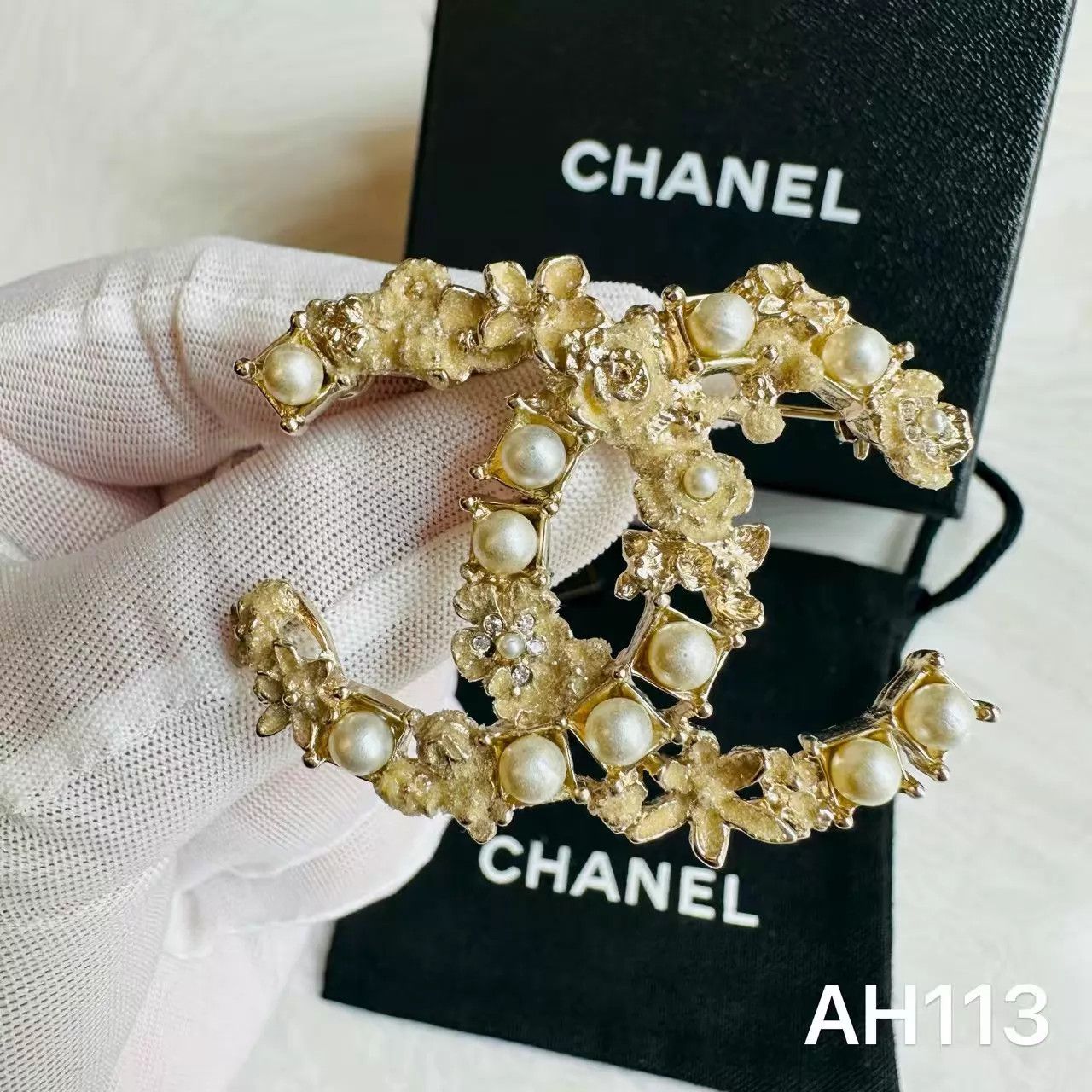 Chanel Chanel Pearl CC Brooch Elegant Mint Box Dust Bag AH113 Size ONE SIZE - 4 Thumbnail