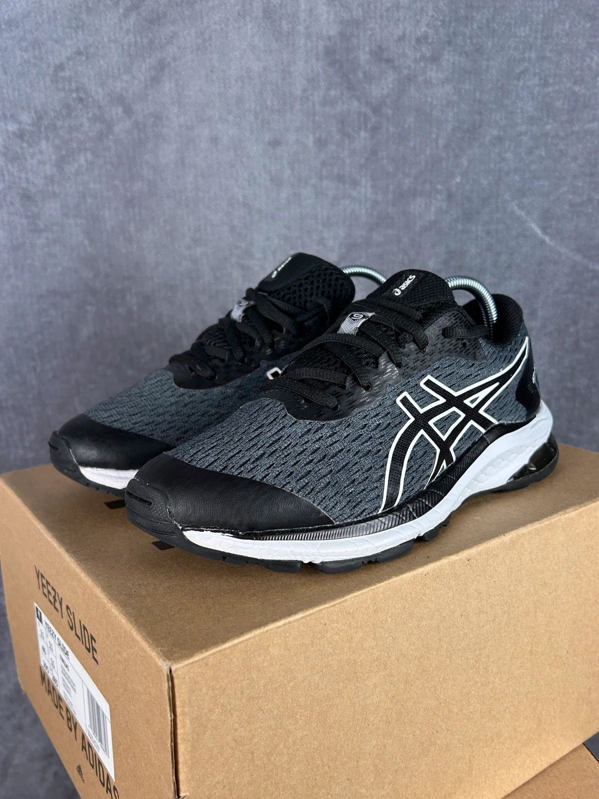 Asics Asics GT-1000 9 grey black running sneakers Size US 7.5 / IT 37.5 - 1 Thumbnail