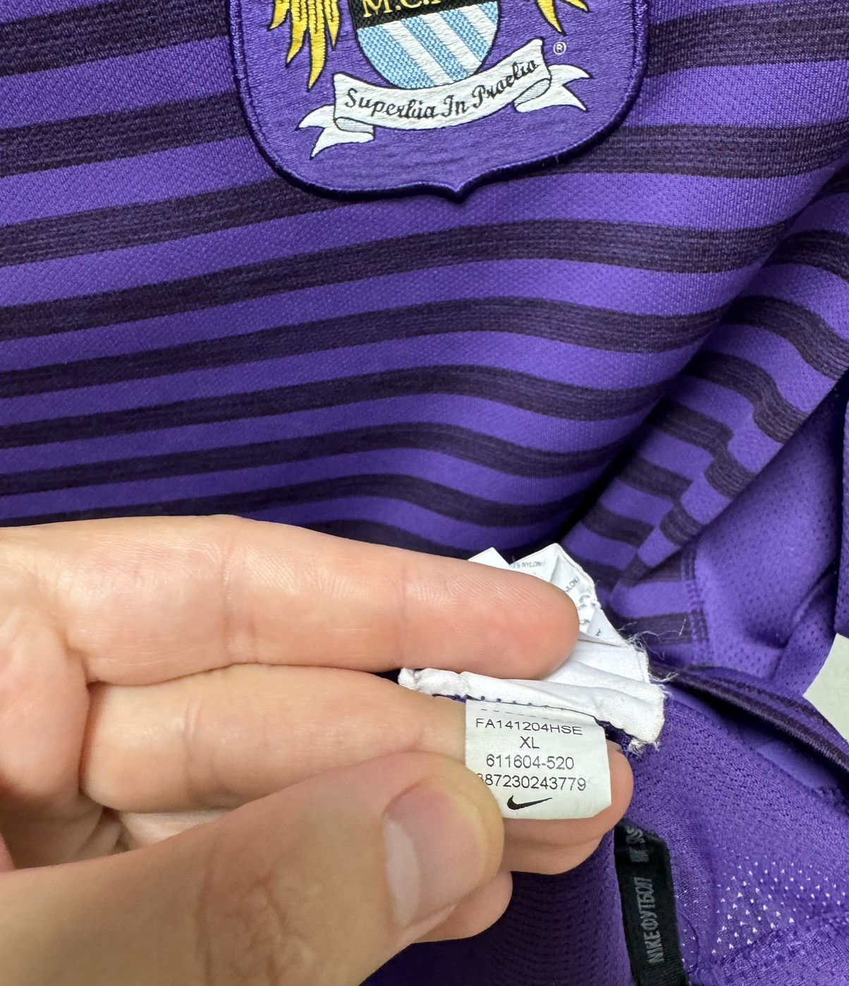 Nike Manchester City Nike soccer jersey Xl sz vintage Size US XL / EU 56 / 4 - 4 Thumbnail