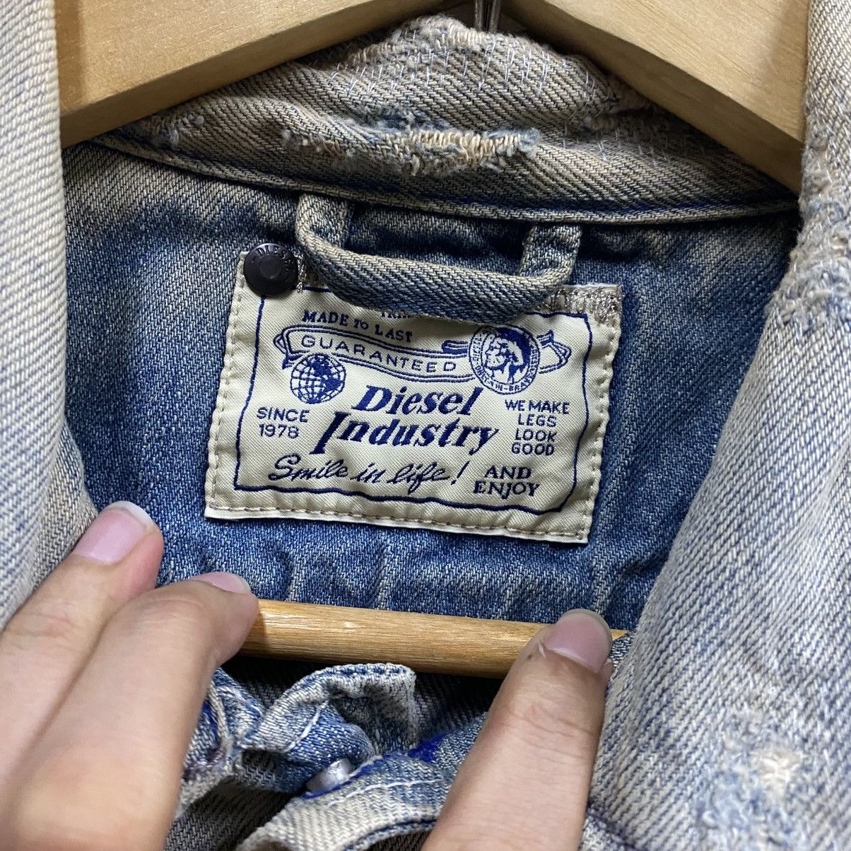 Diesel VINTAGE Diesel washed denim trucker jacket Size US S / EU 44-46 / 1 - 14 Thumbnail